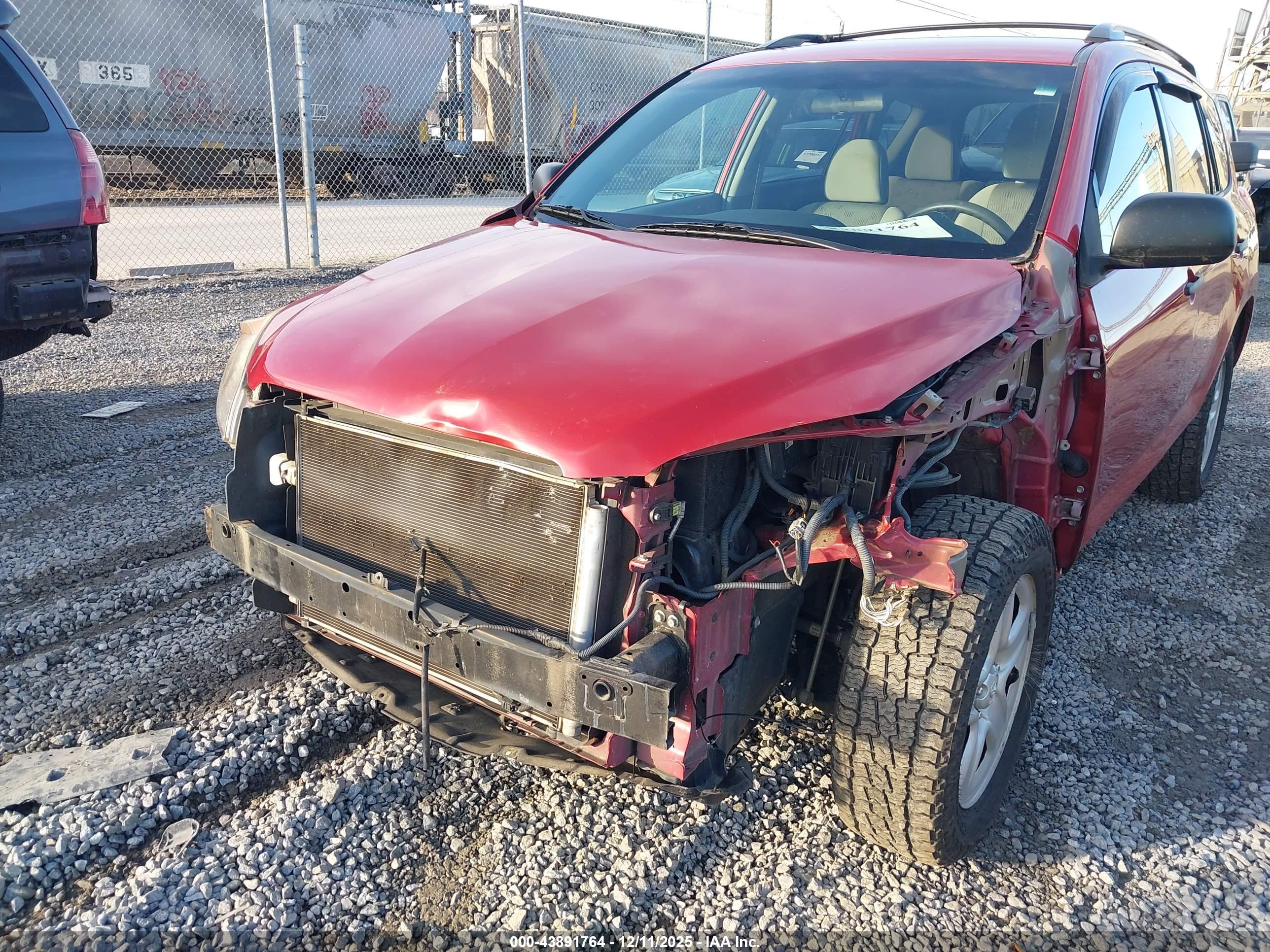 TOYOTA RAV4 image 6
