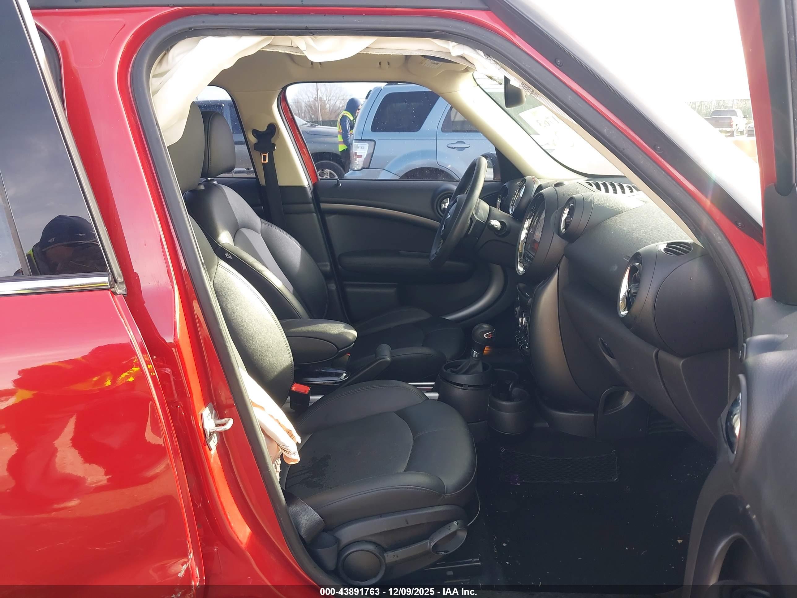 MINI COUNTRYMAN image 5