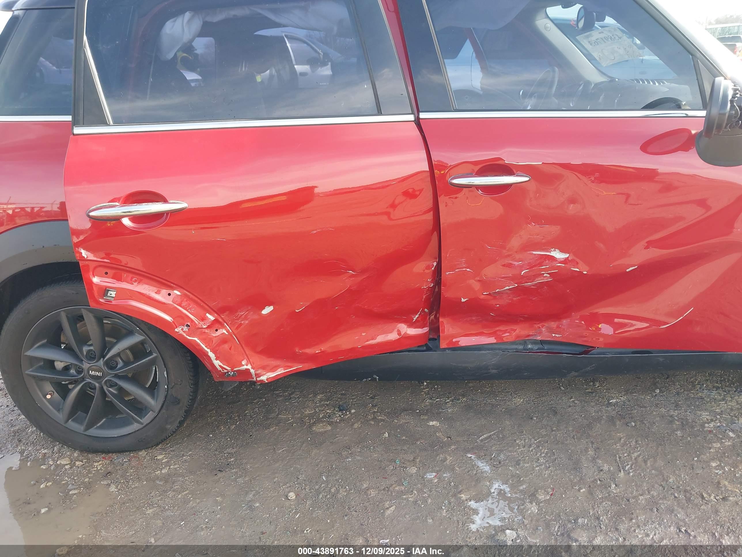 MINI COUNTRYMAN image 6
