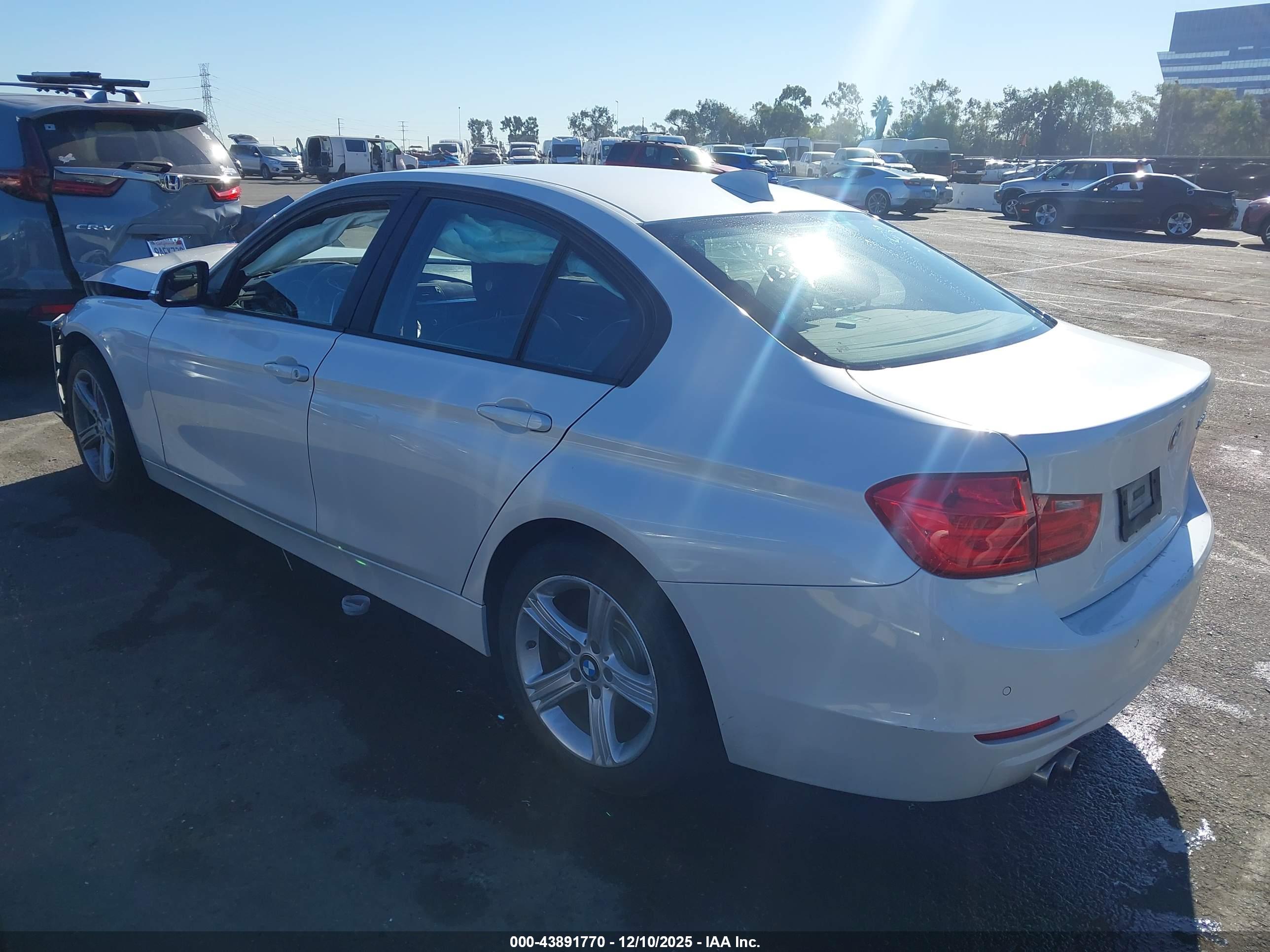 BMW 328I image 3