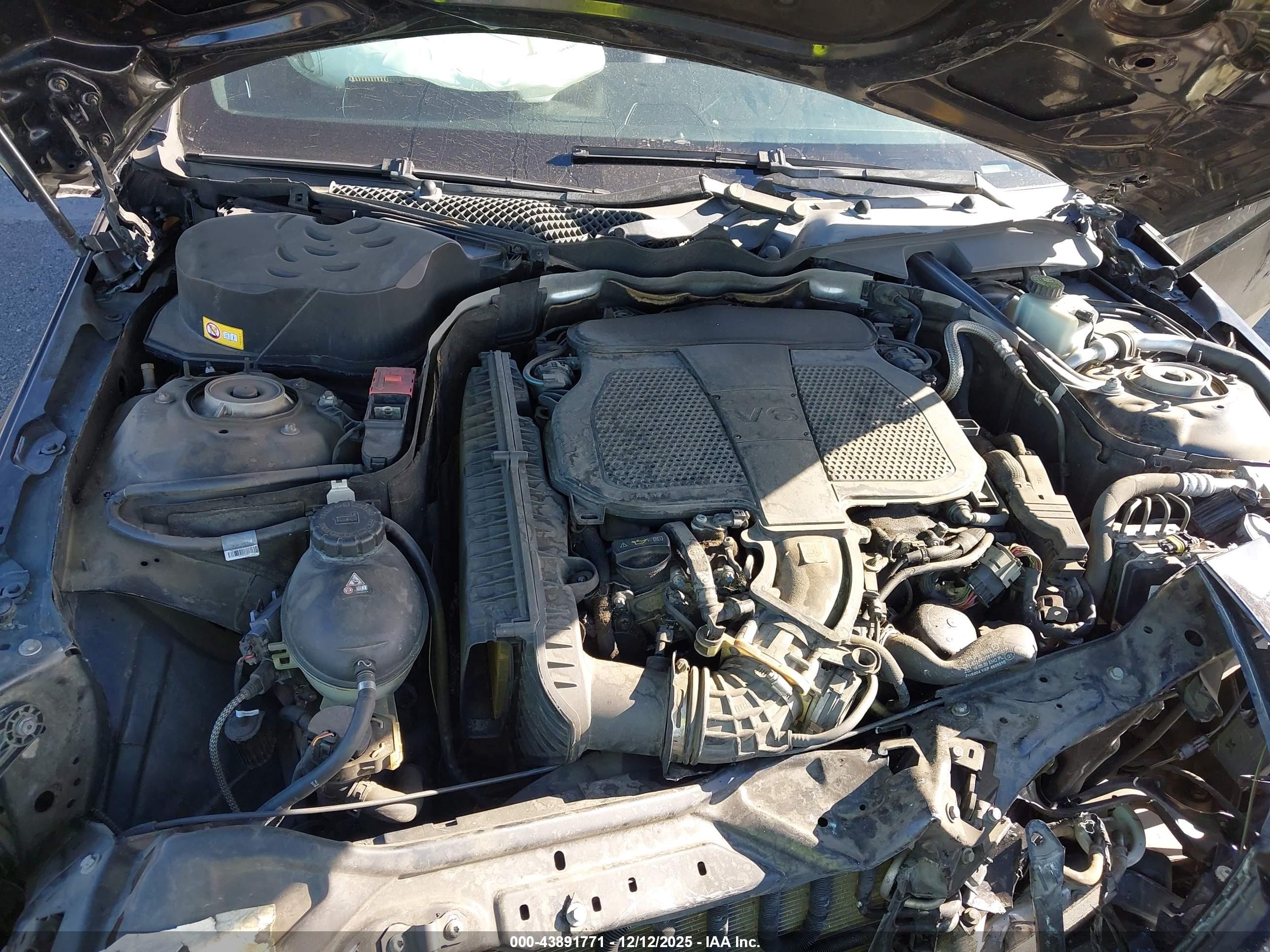 MERCEDES-BENZ E image 10