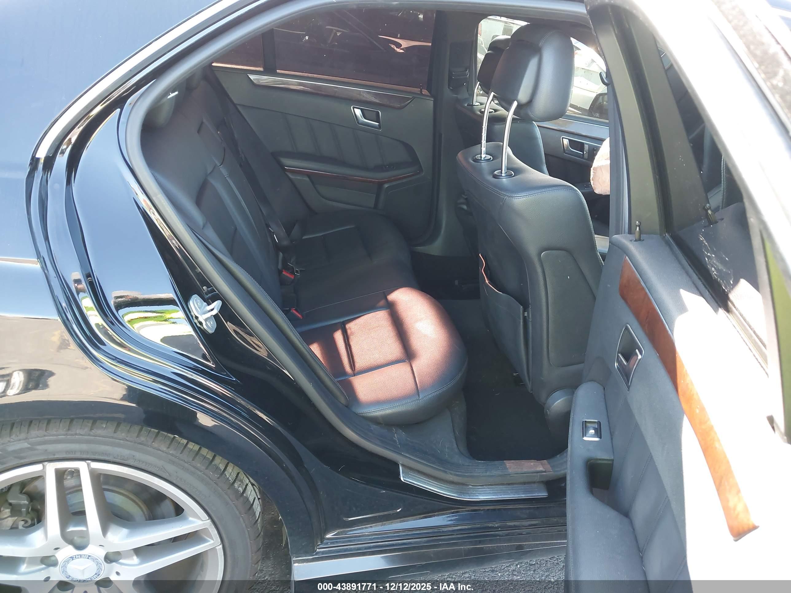 MERCEDES-BENZ E image 8