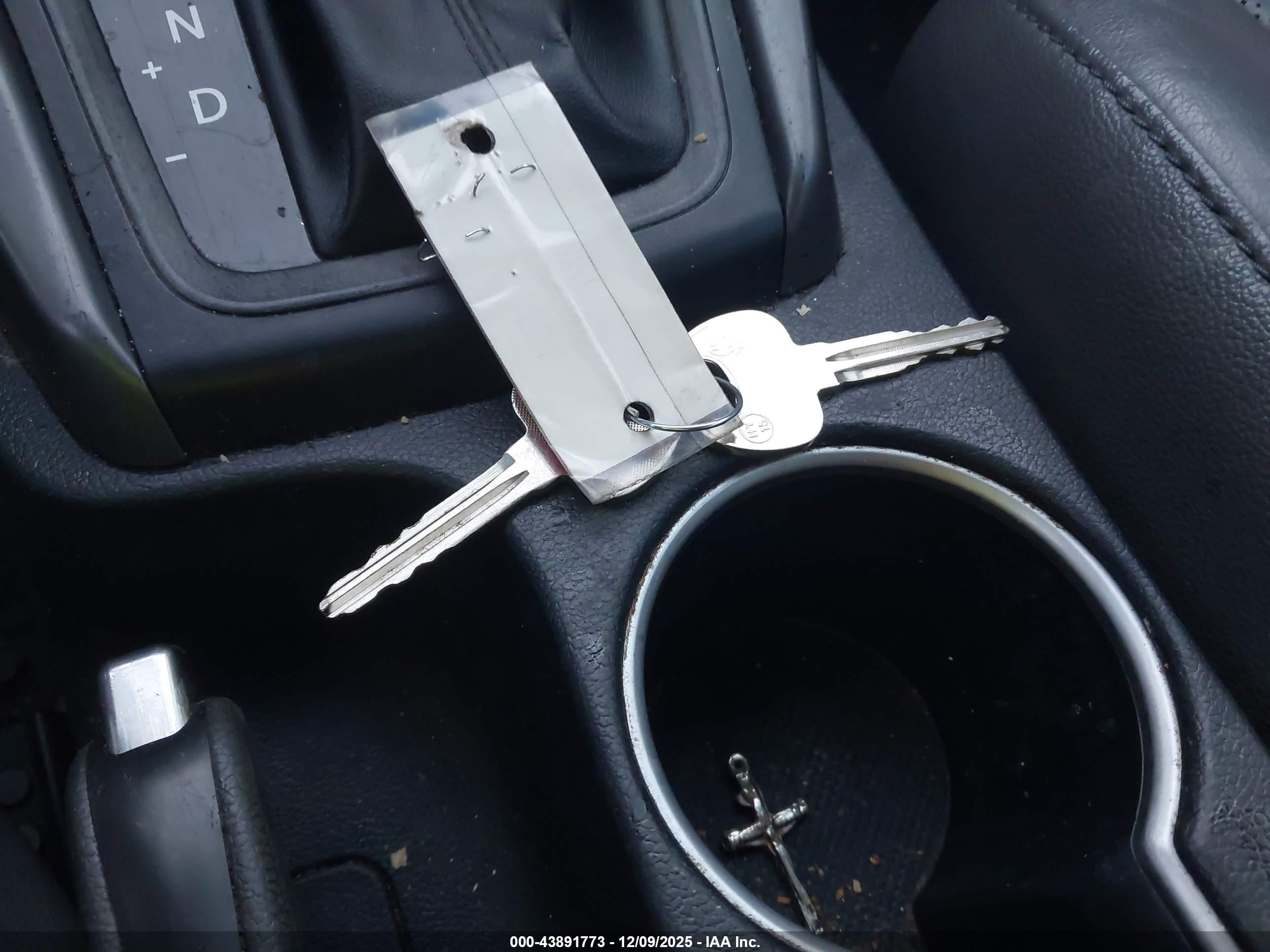 HYUNDAI ELANTRA image 11