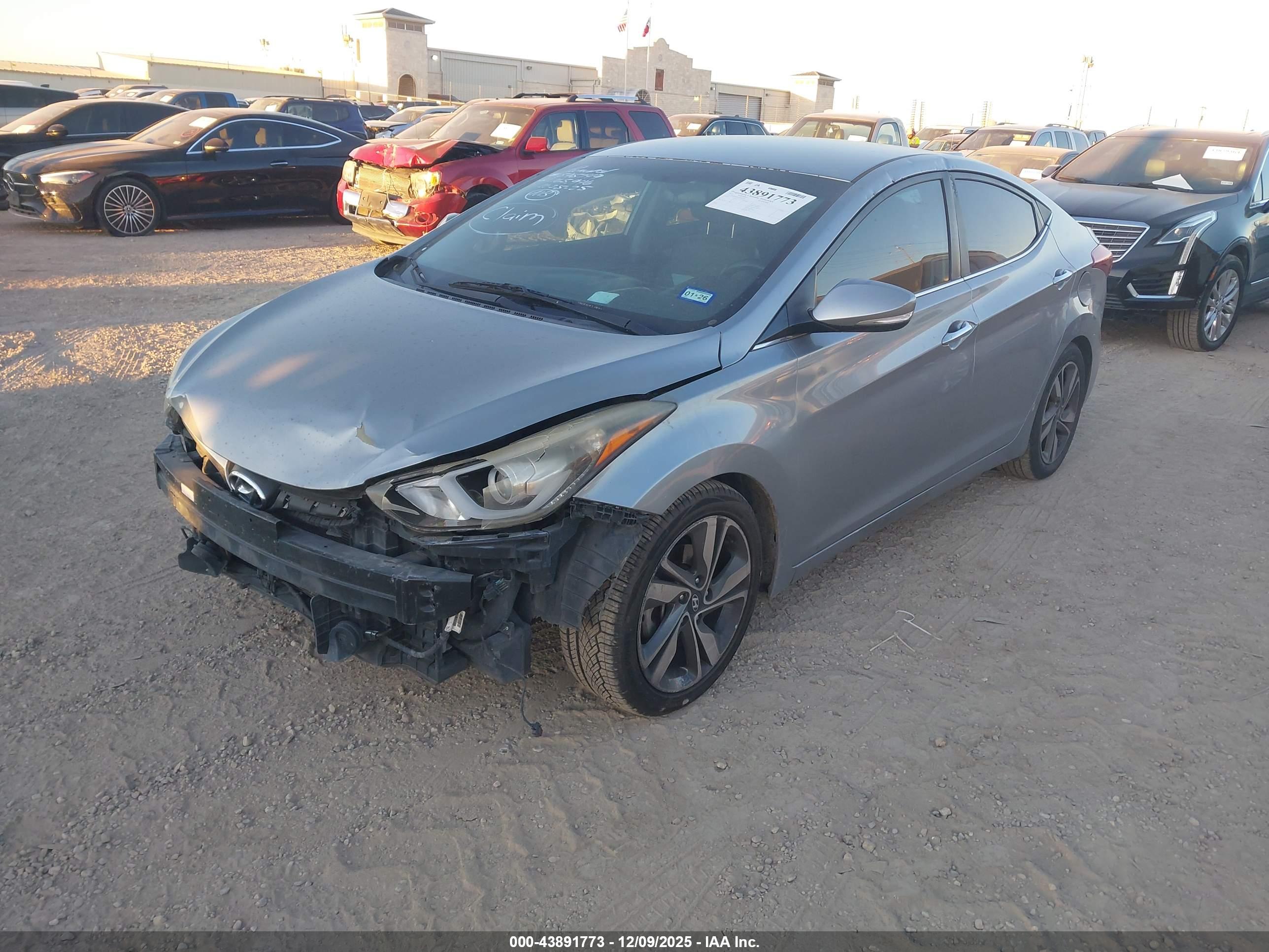 HYUNDAI ELANTRA image 2