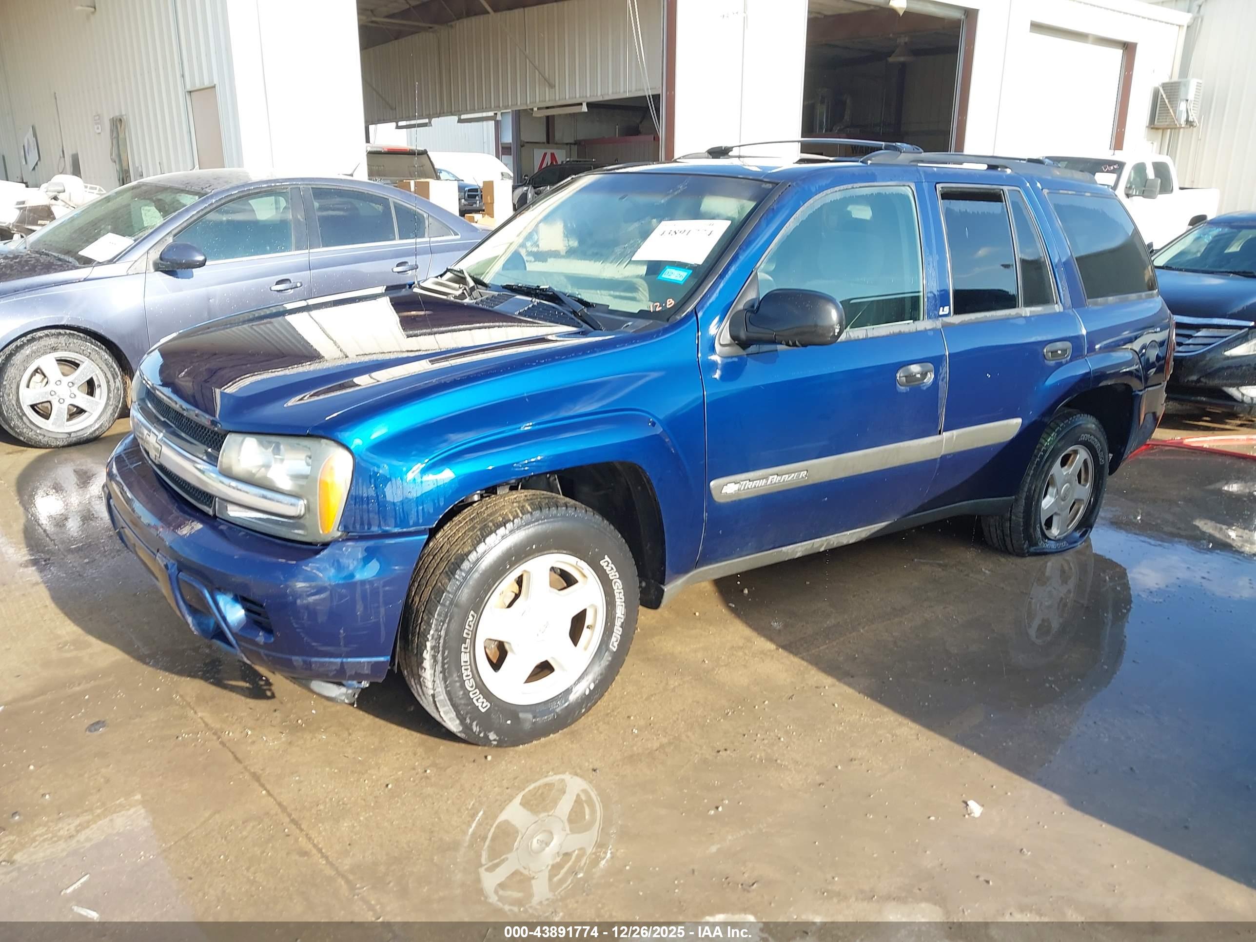 CHEVROLET TRAILBLAZER image 2