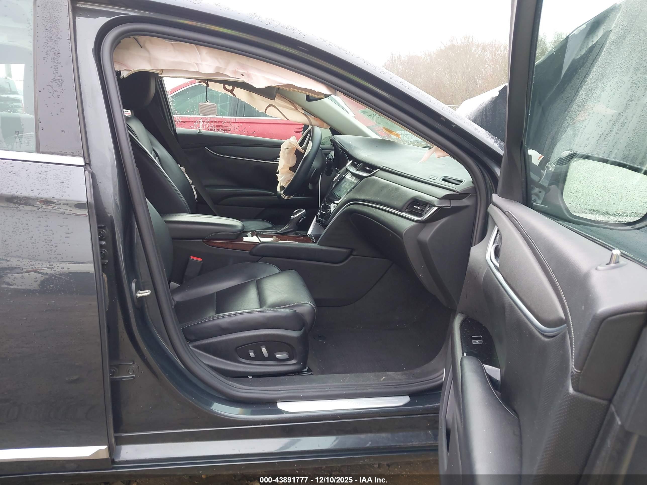 CADILLAC XTS image 5