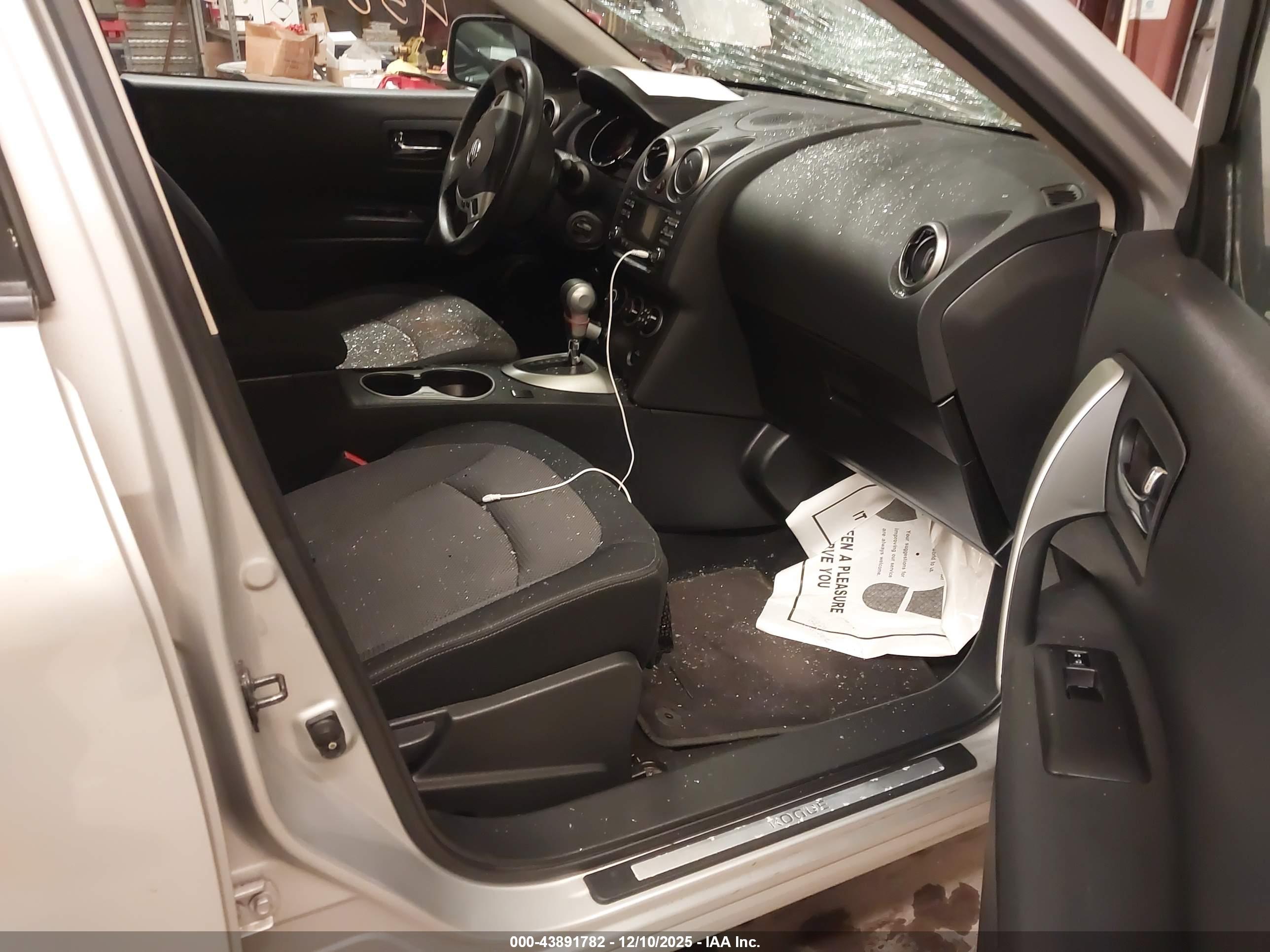 NISSAN ROGUE image 5
