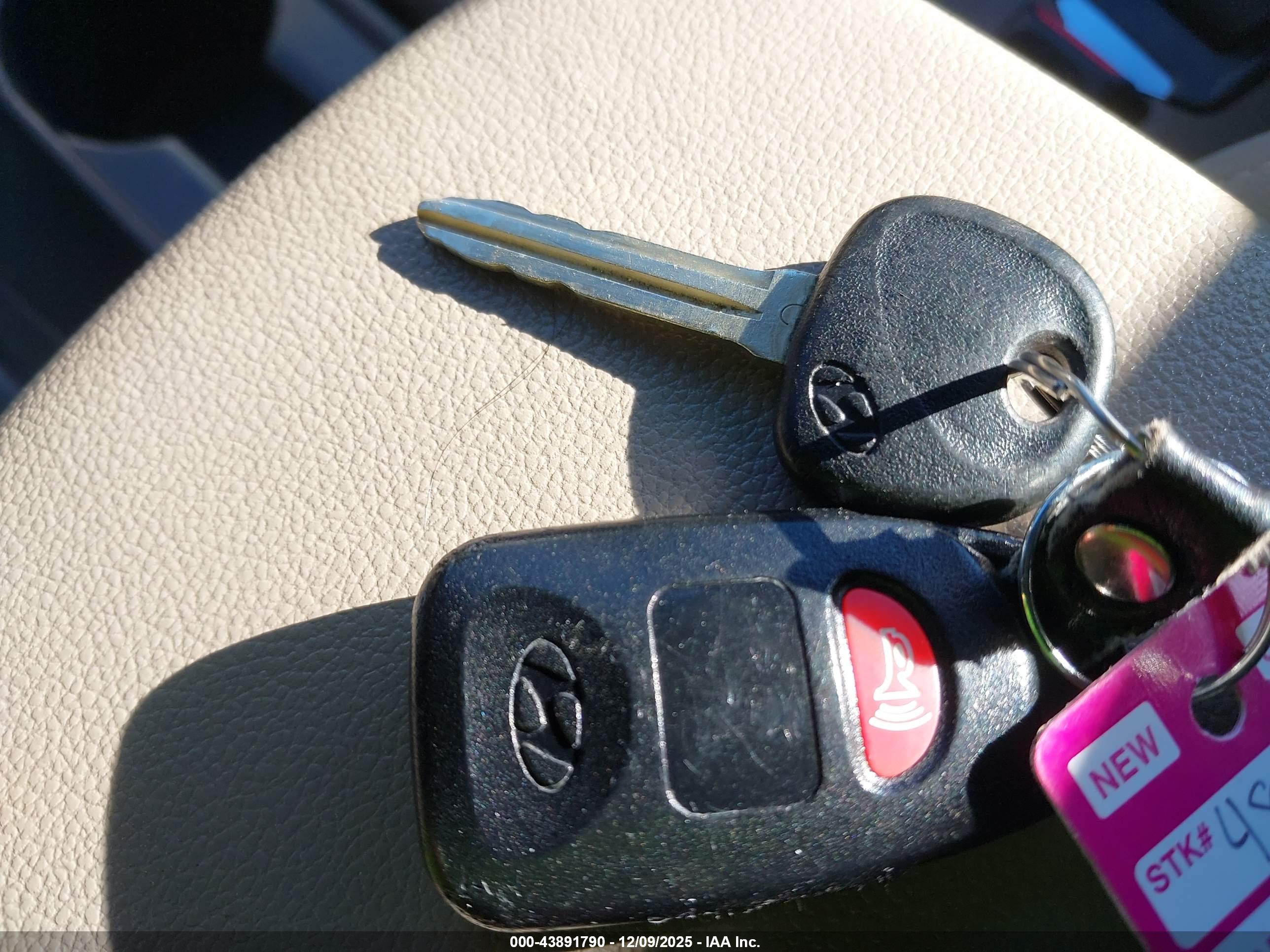 HYUNDAI ELANTRA image 11
