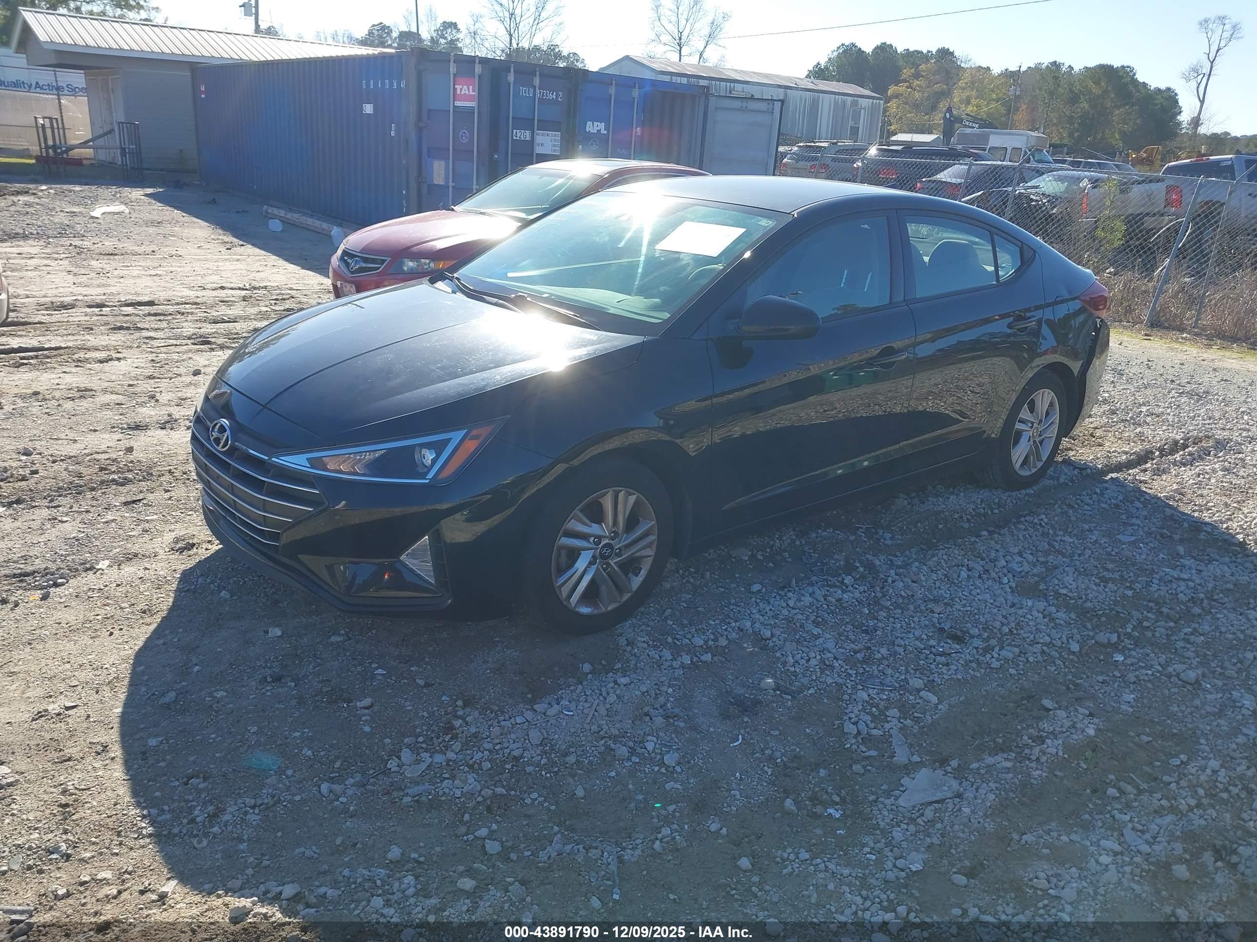 HYUNDAI ELANTRA image 2
