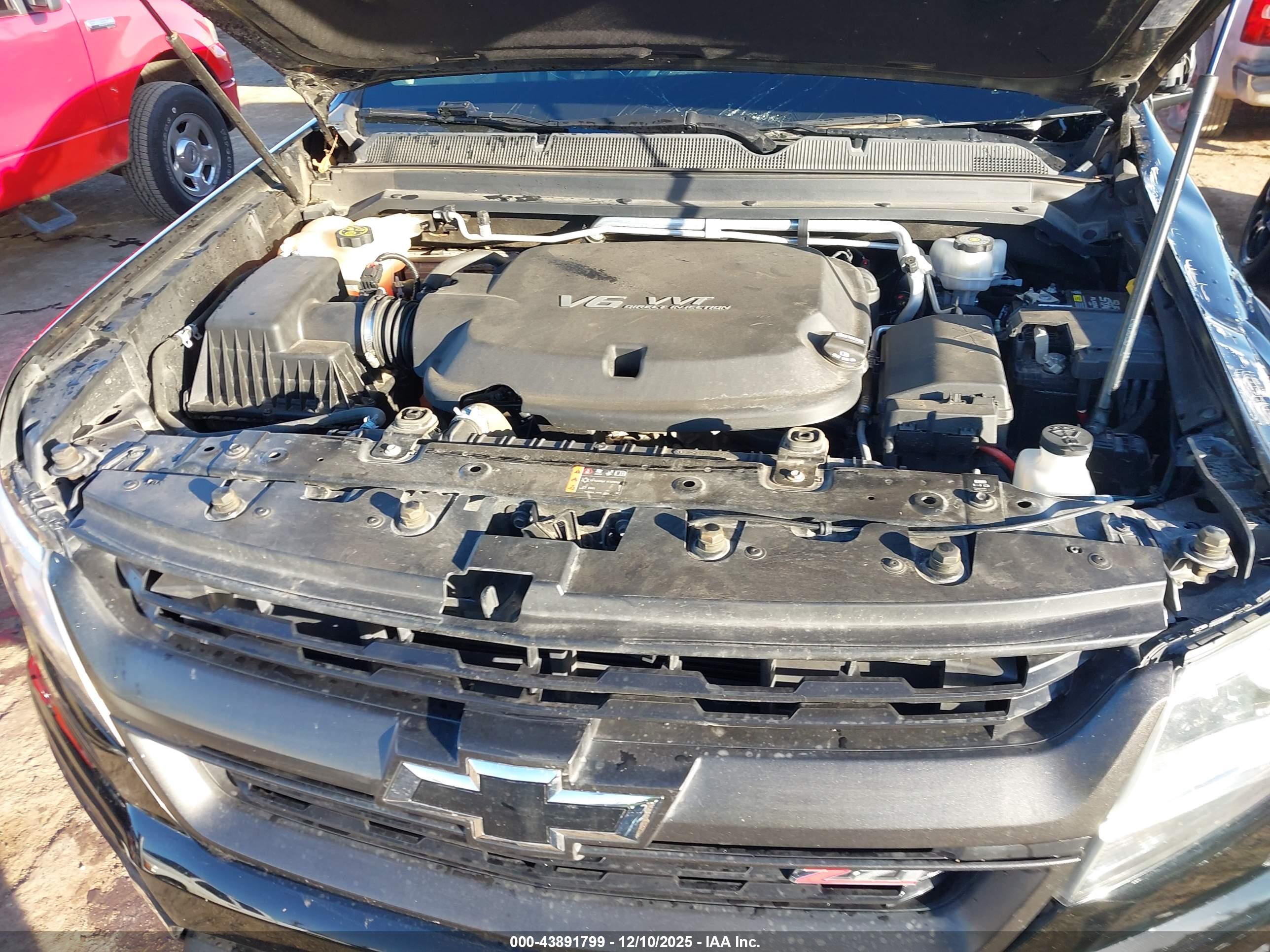 CHEVROLET COLORADO image 10