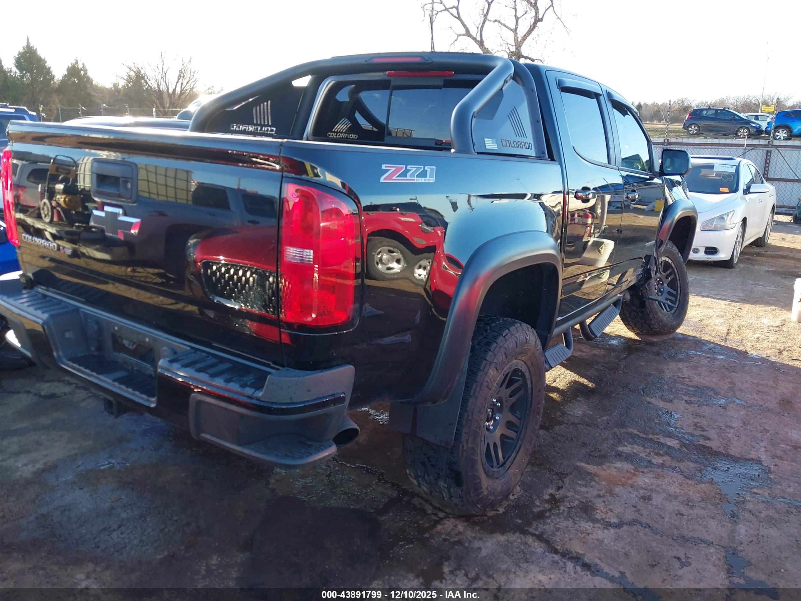 CHEVROLET COLORADO image 4