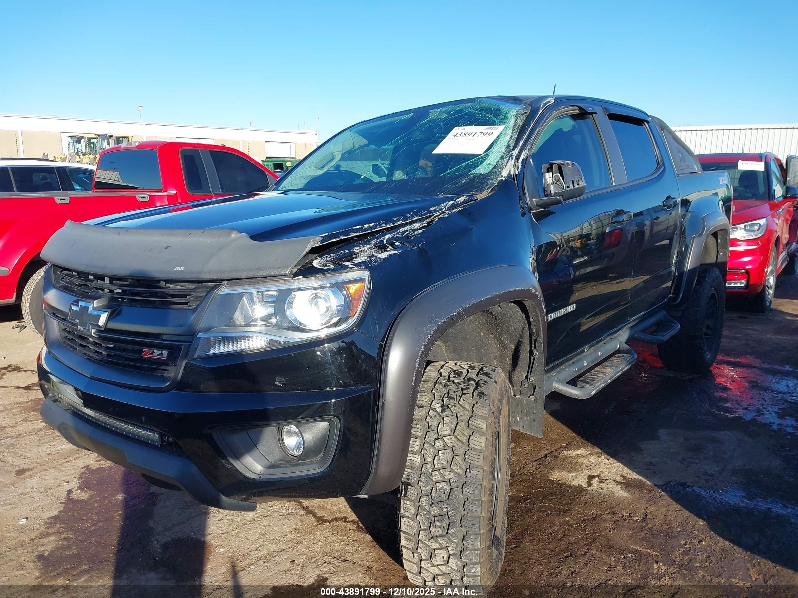 CHEVROLET COLORADO image 6