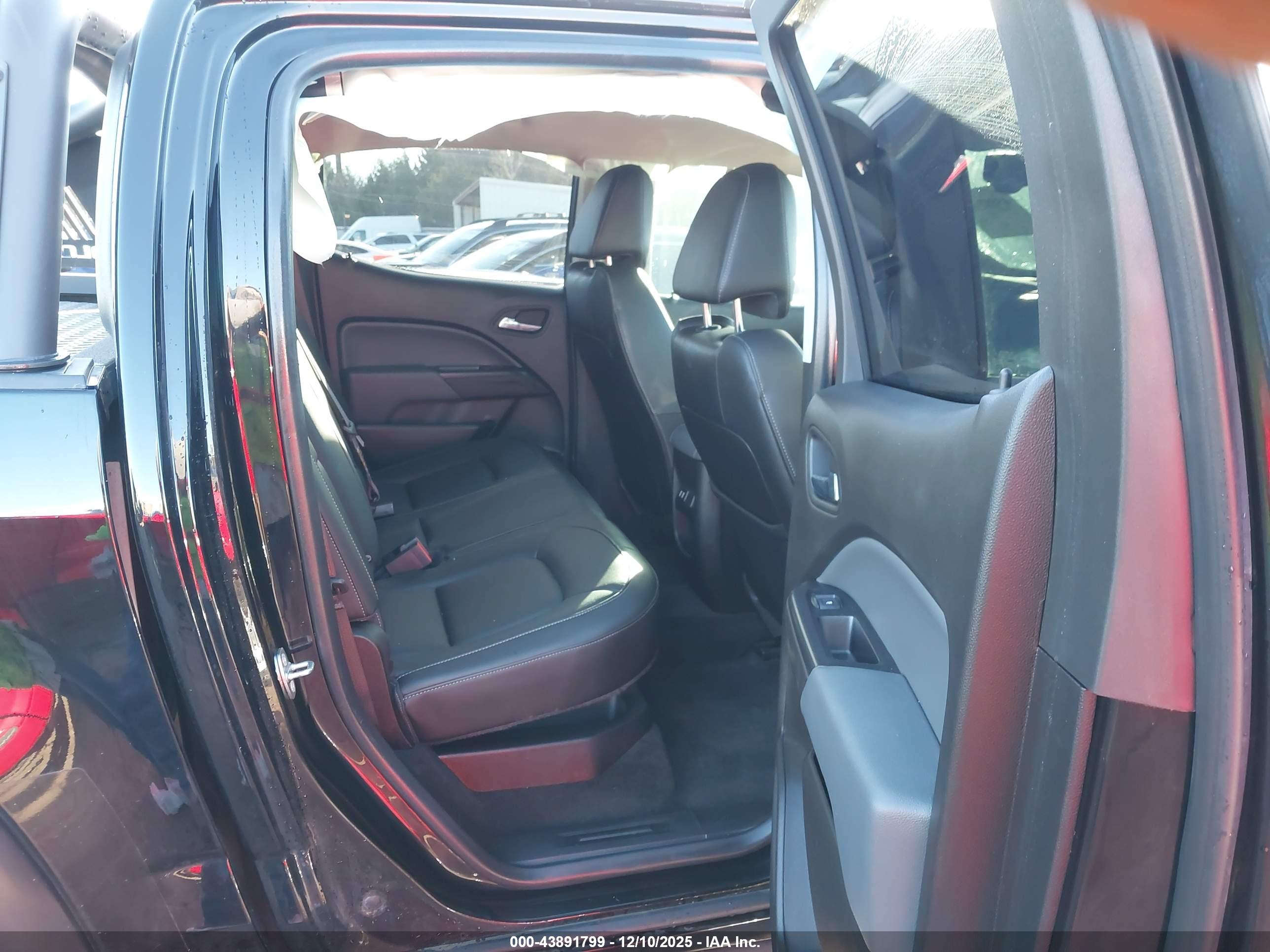 CHEVROLET COLORADO image 8