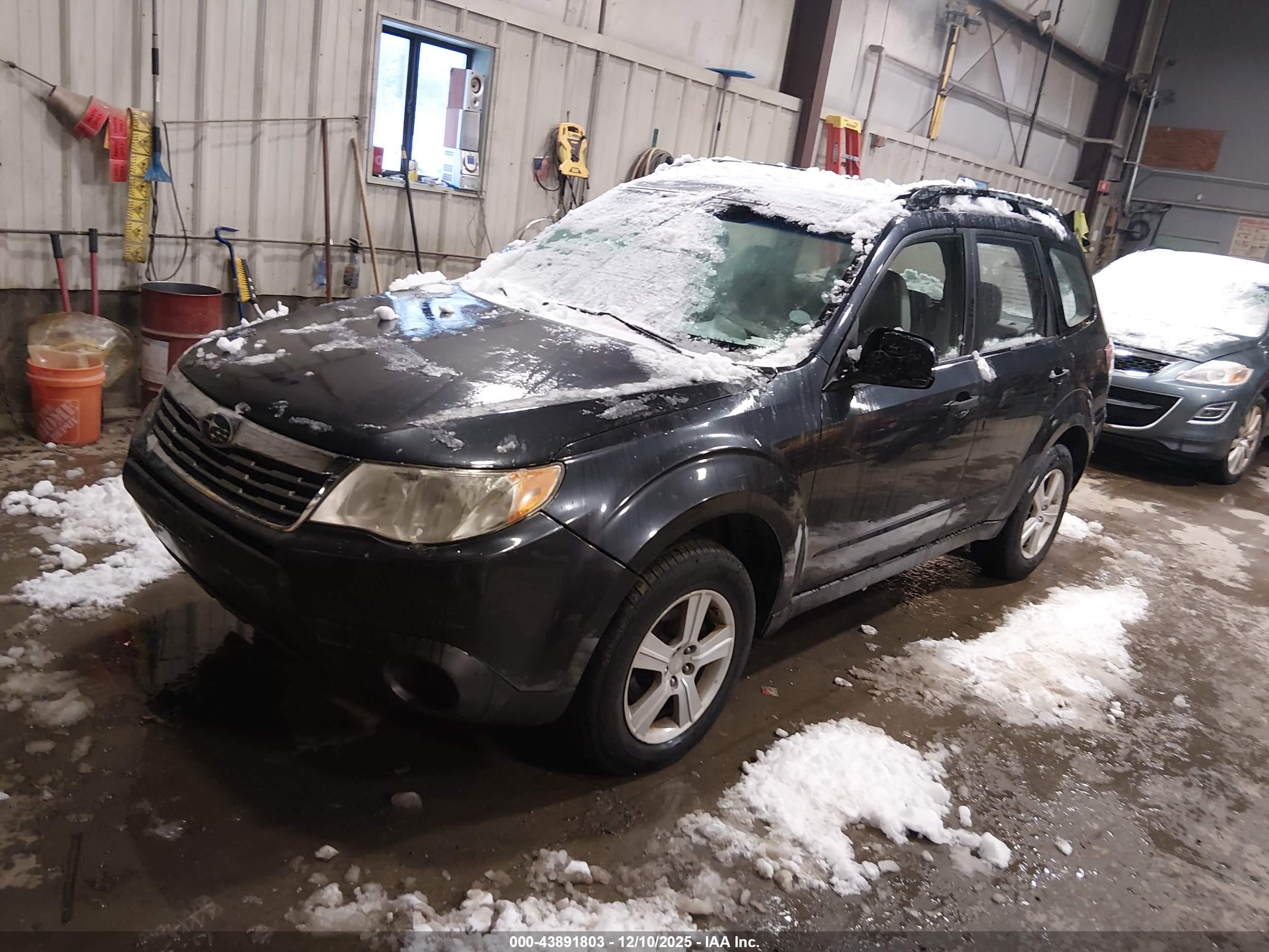 SUBARU FORESTER image 2