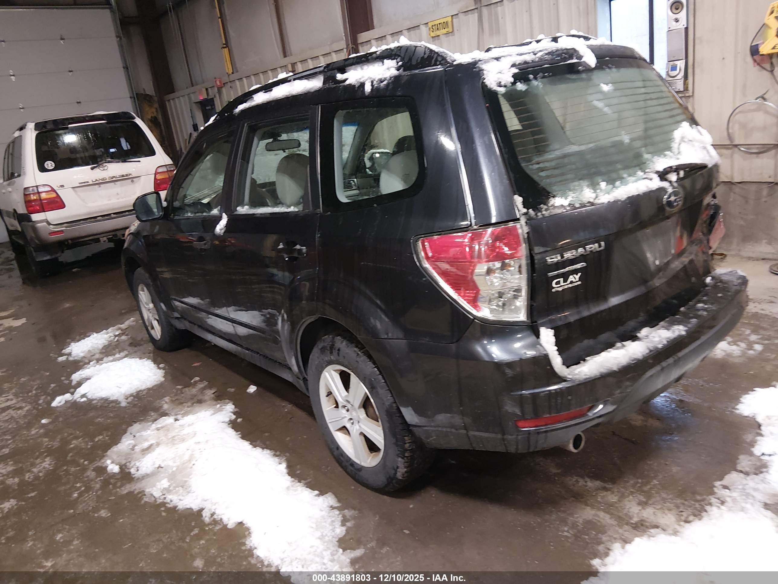 SUBARU FORESTER image 3
