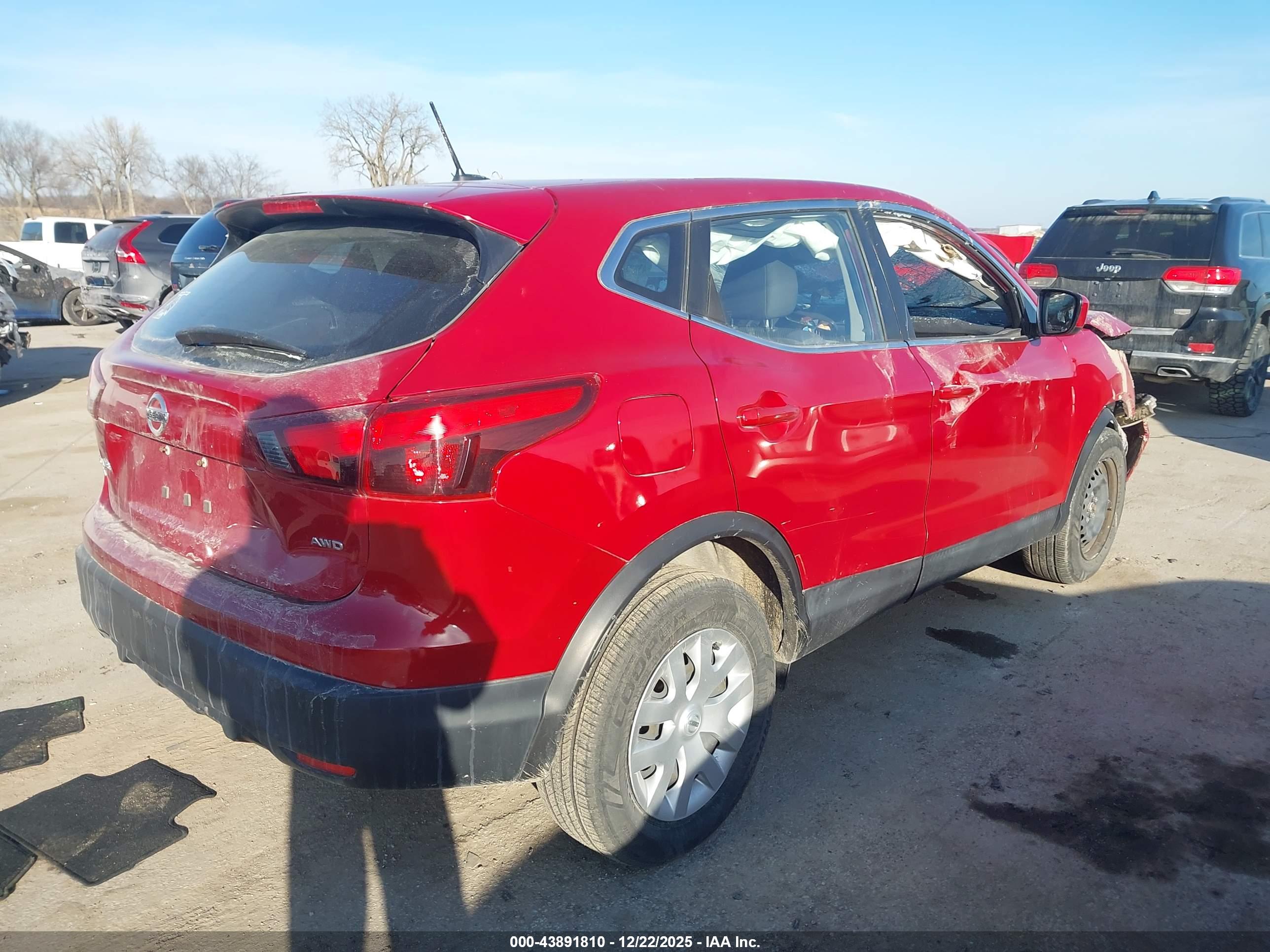 NISSAN ROGUE image 4