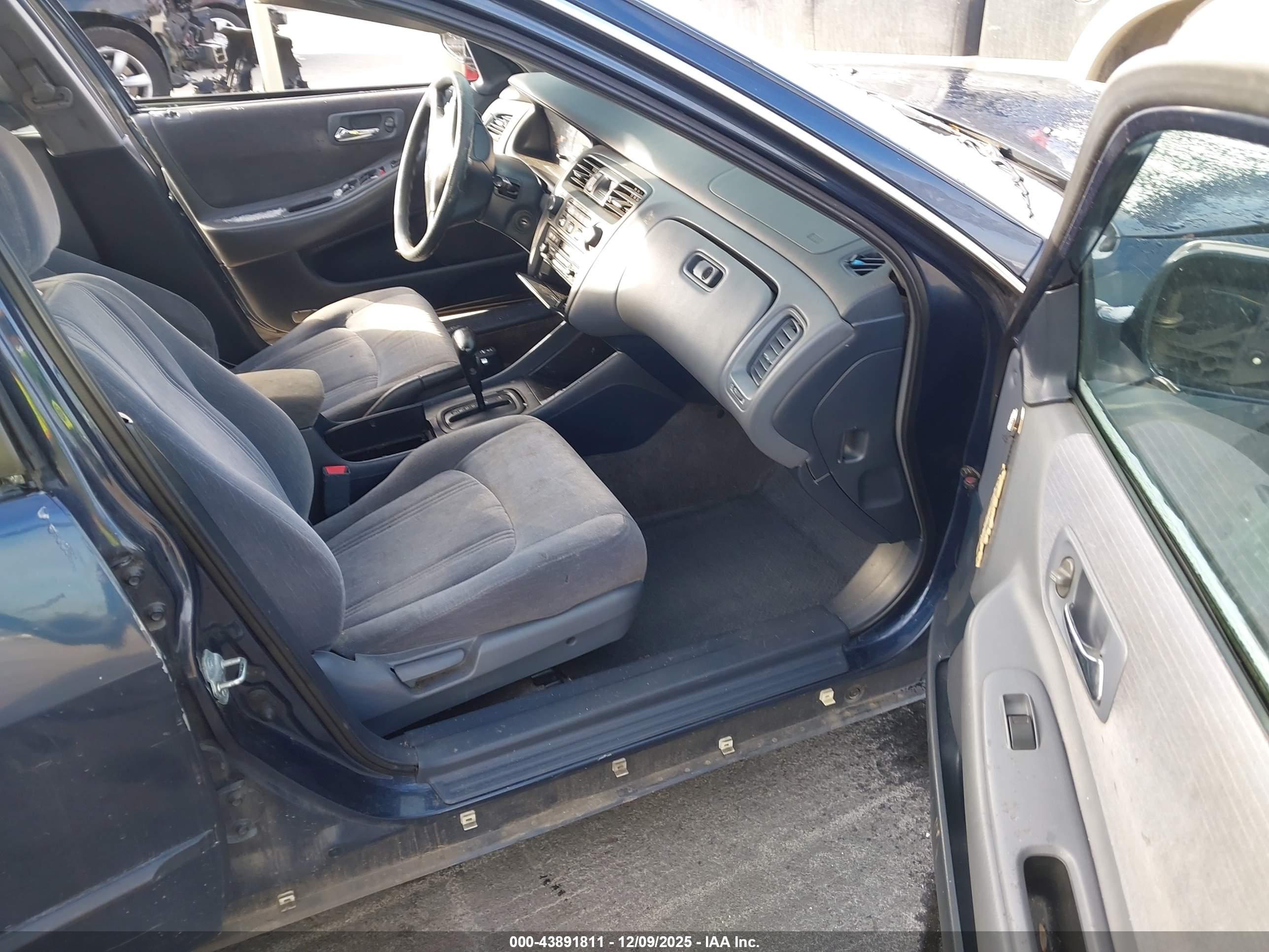 HONDA ACCORD image 5