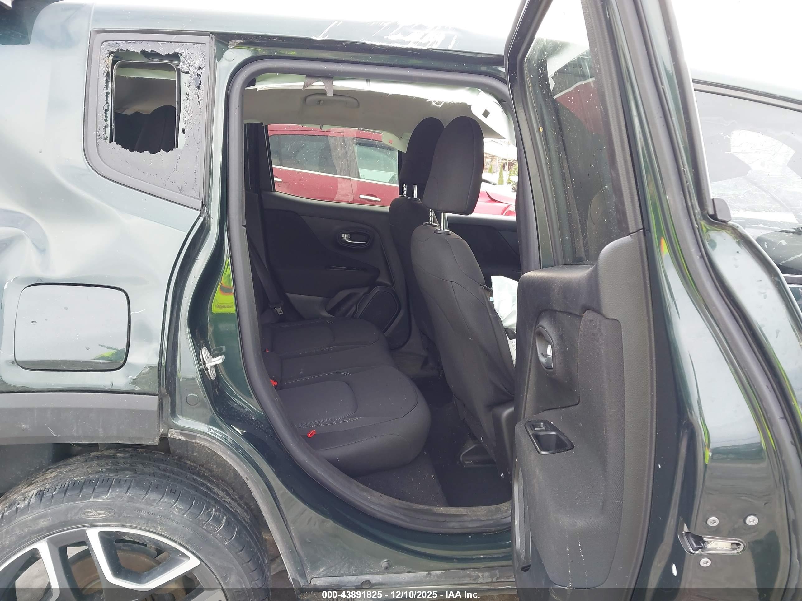 JEEP RENEGADE image 8