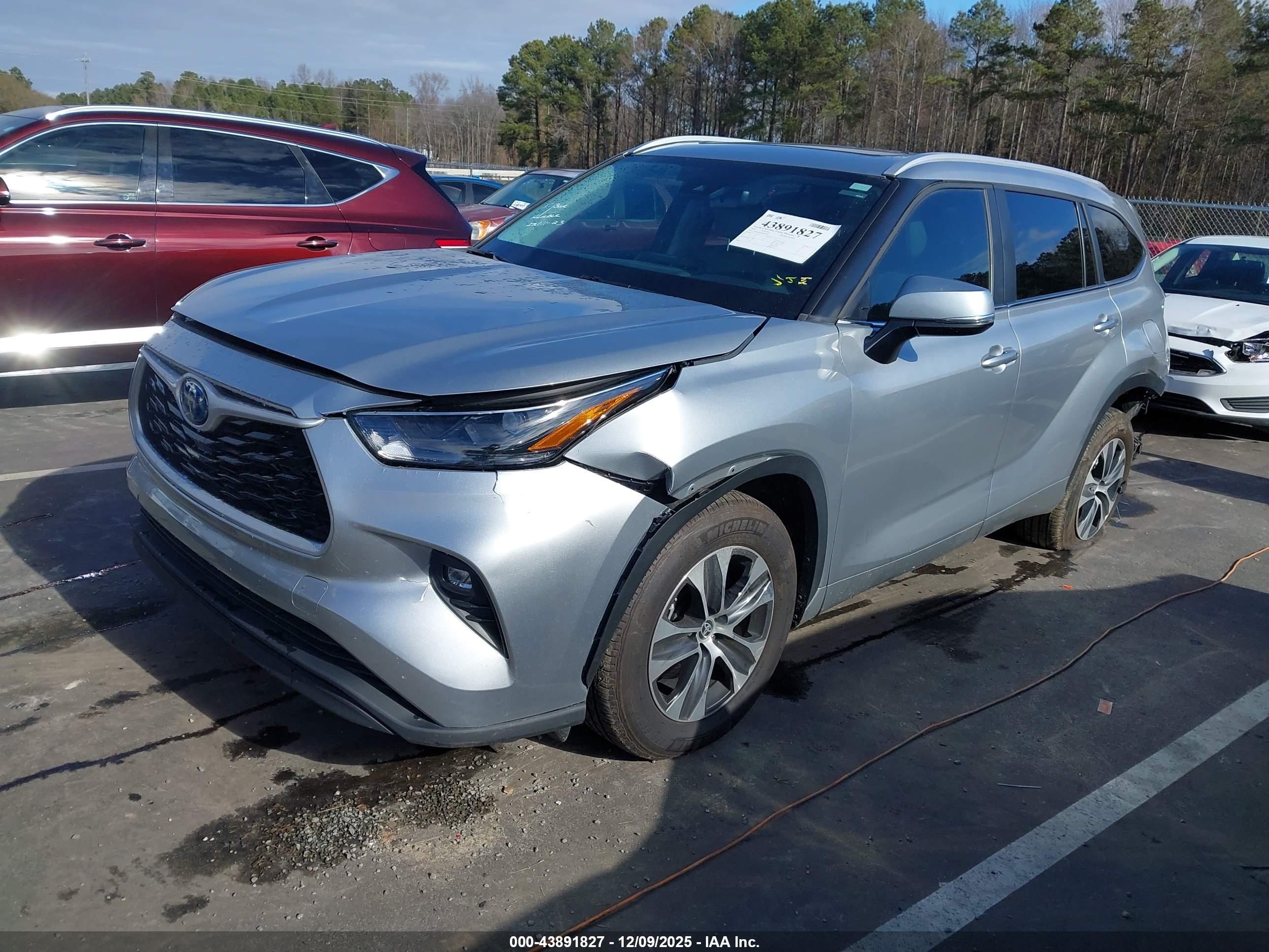 TOYOTA HIGHLANDER image 2