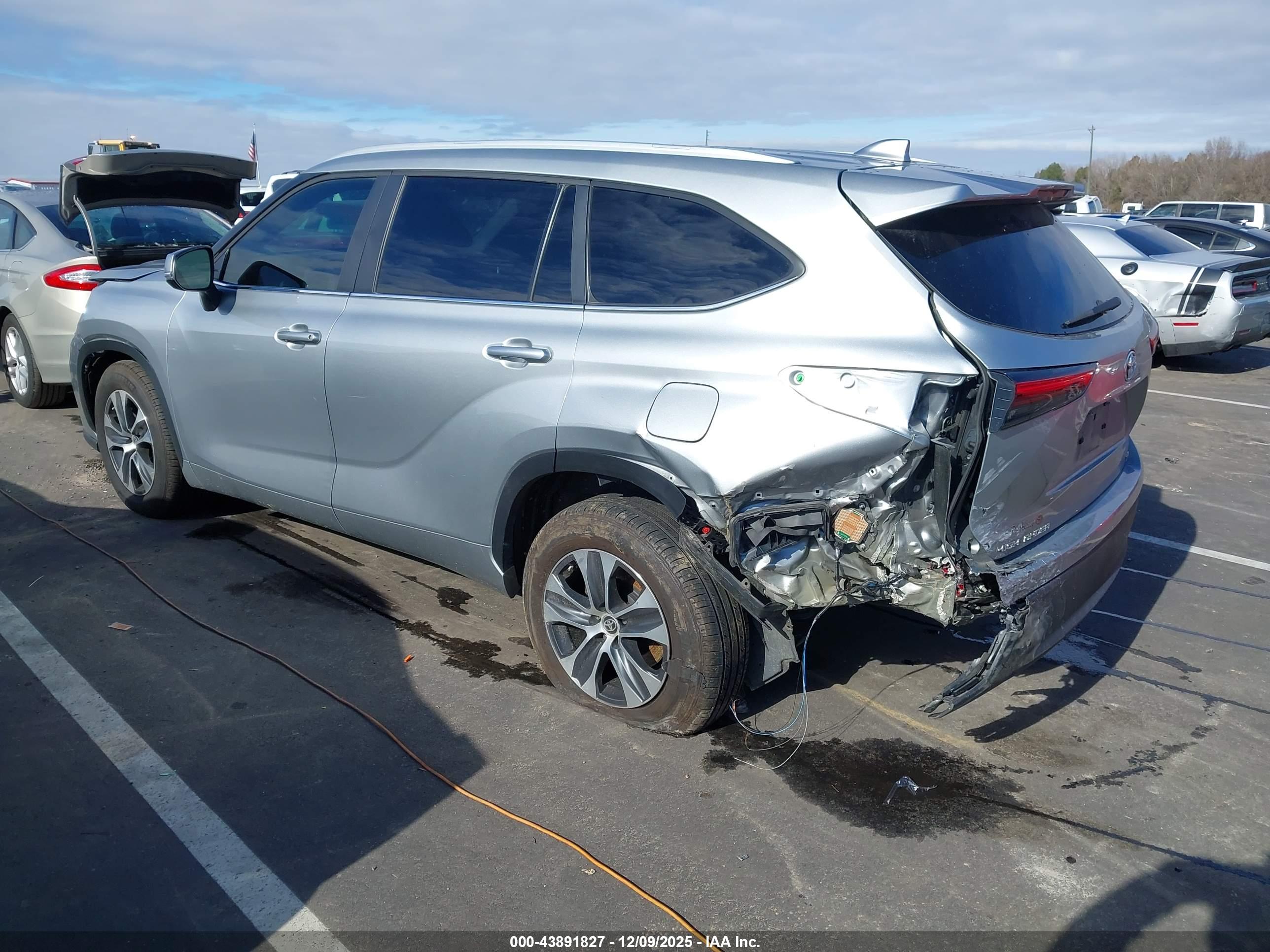 TOYOTA HIGHLANDER image 3