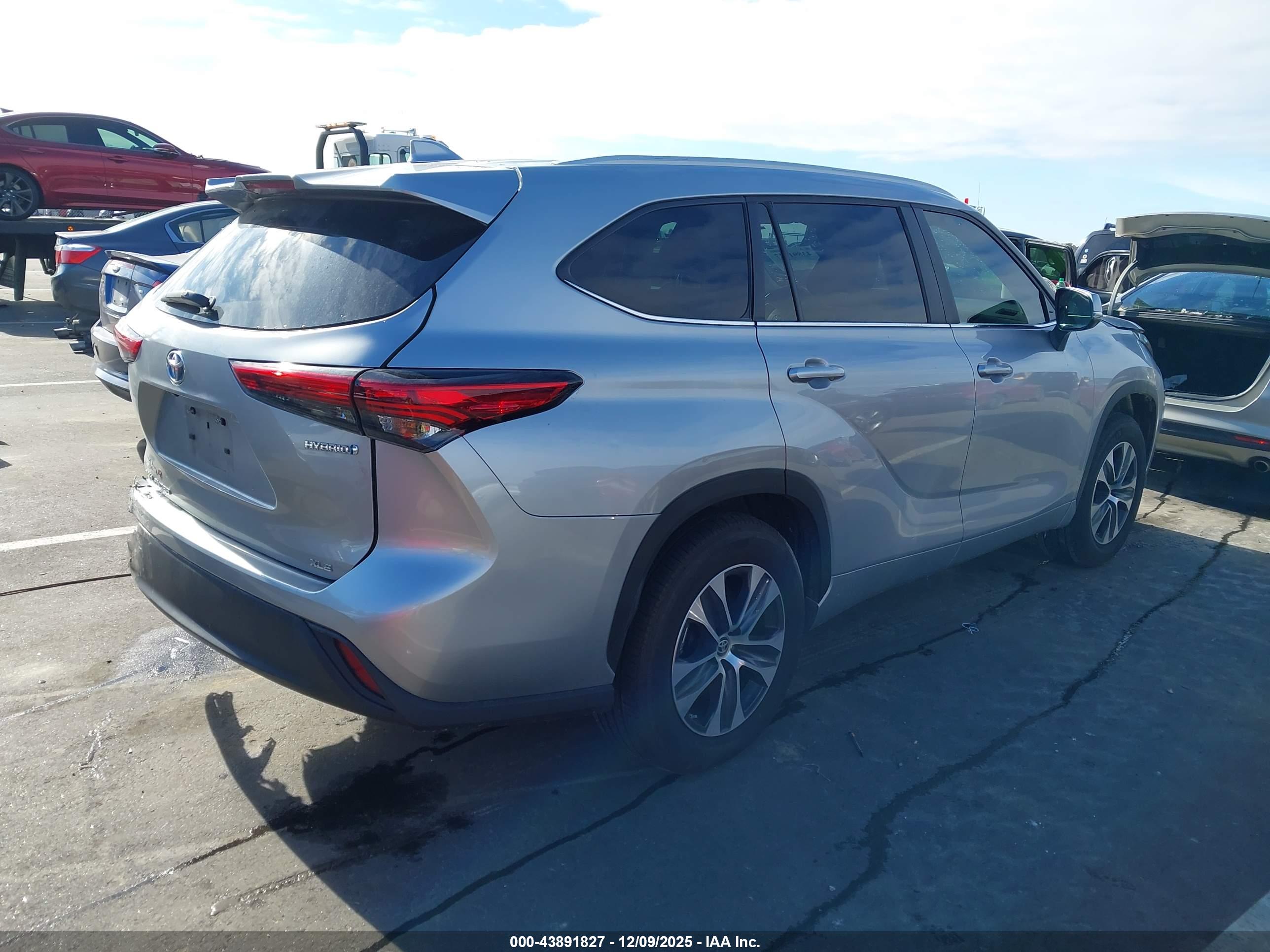 TOYOTA HIGHLANDER image 4