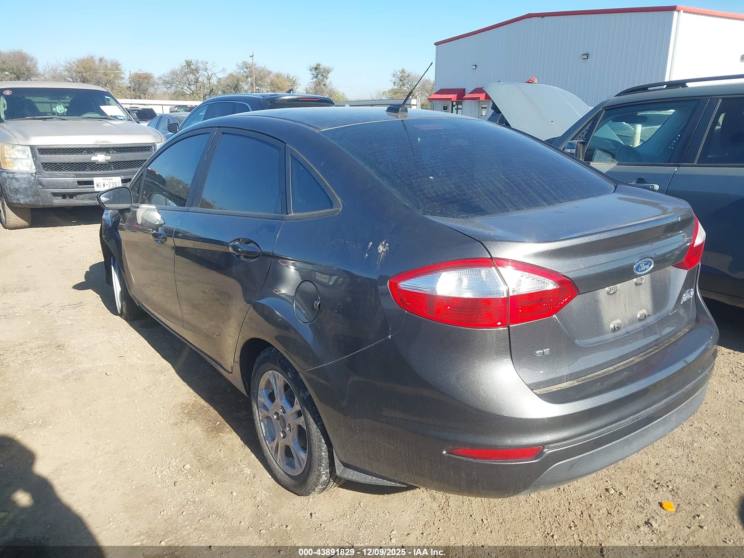 FORD FIESTA image 3