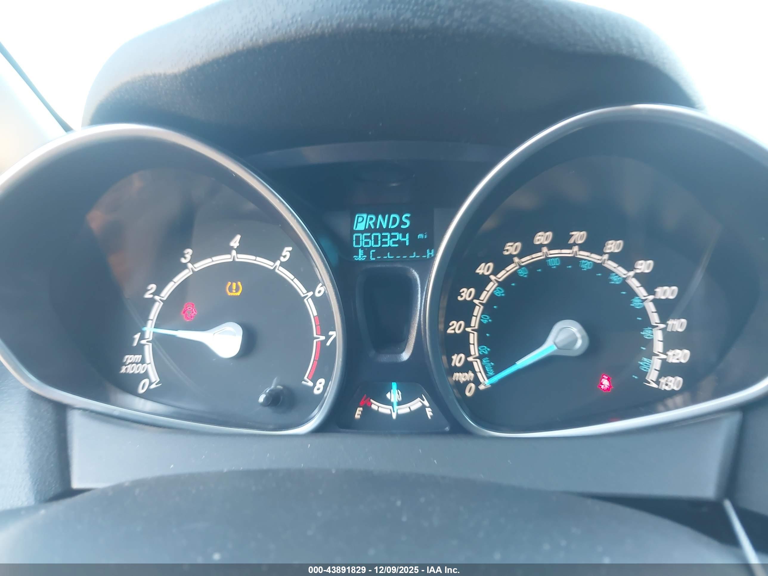 FORD FIESTA image 7