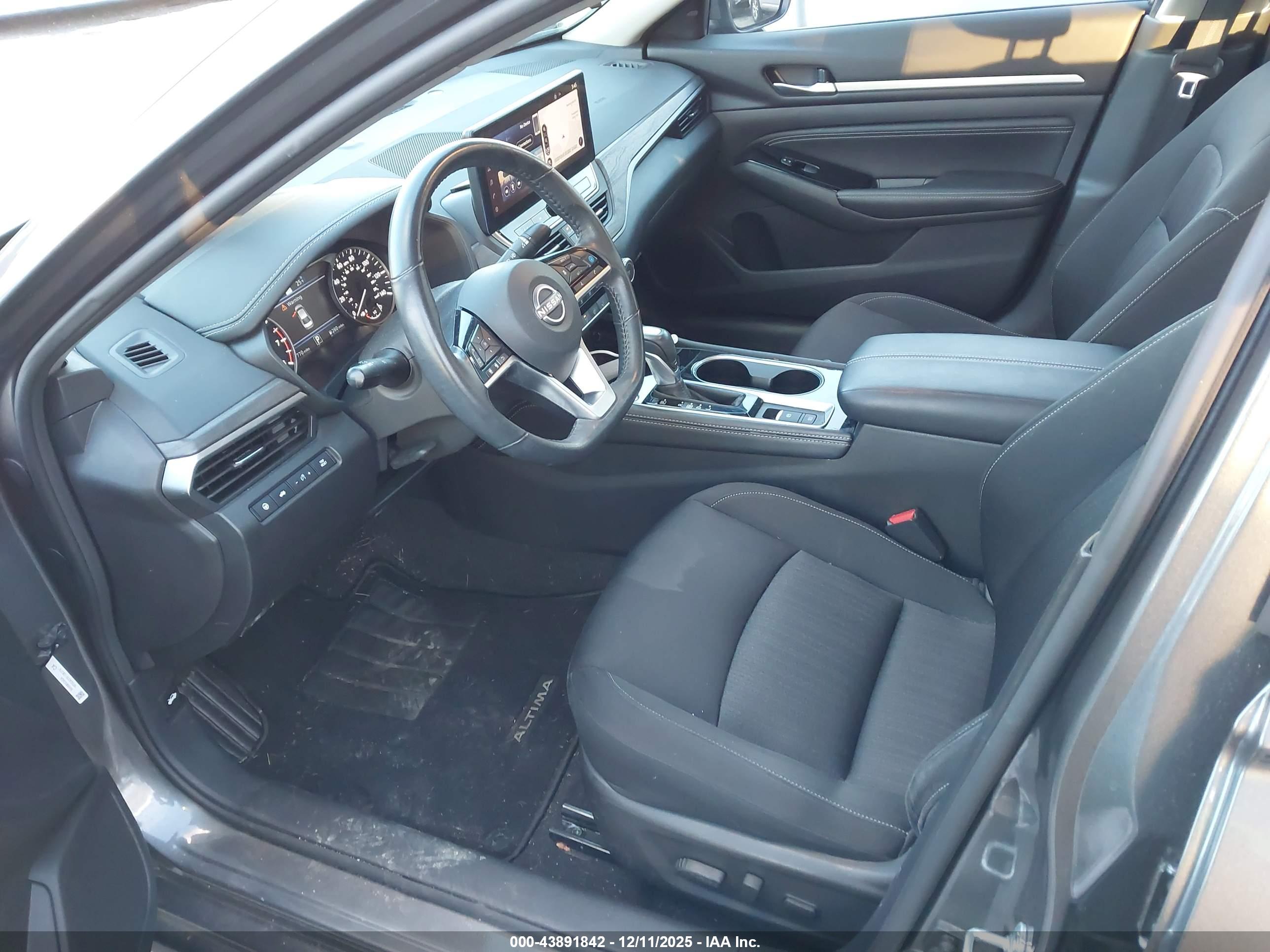 NISSAN ALTIMA image 5