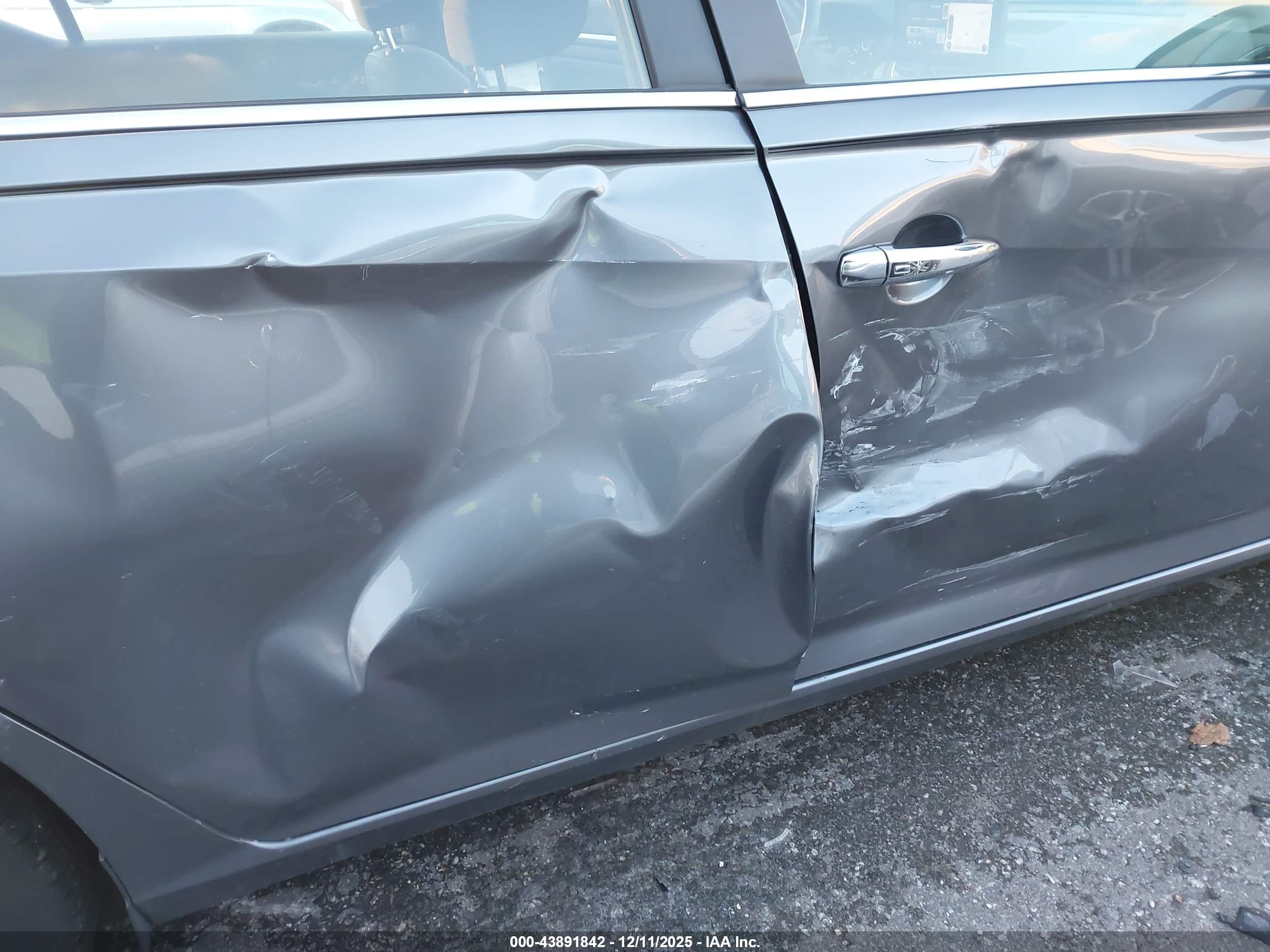 NISSAN ALTIMA image 6