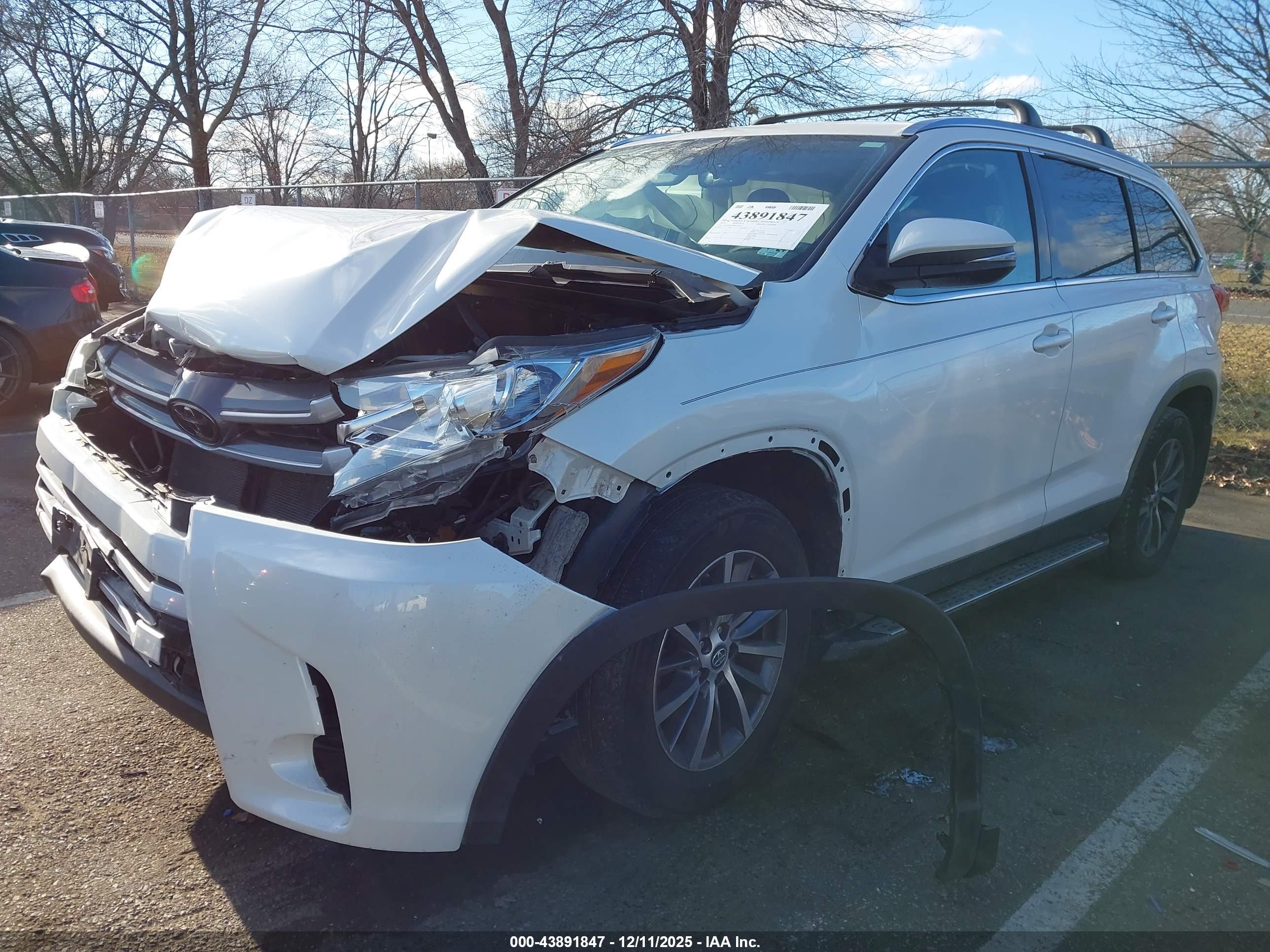 TOYOTA HIGHLANDER image 2