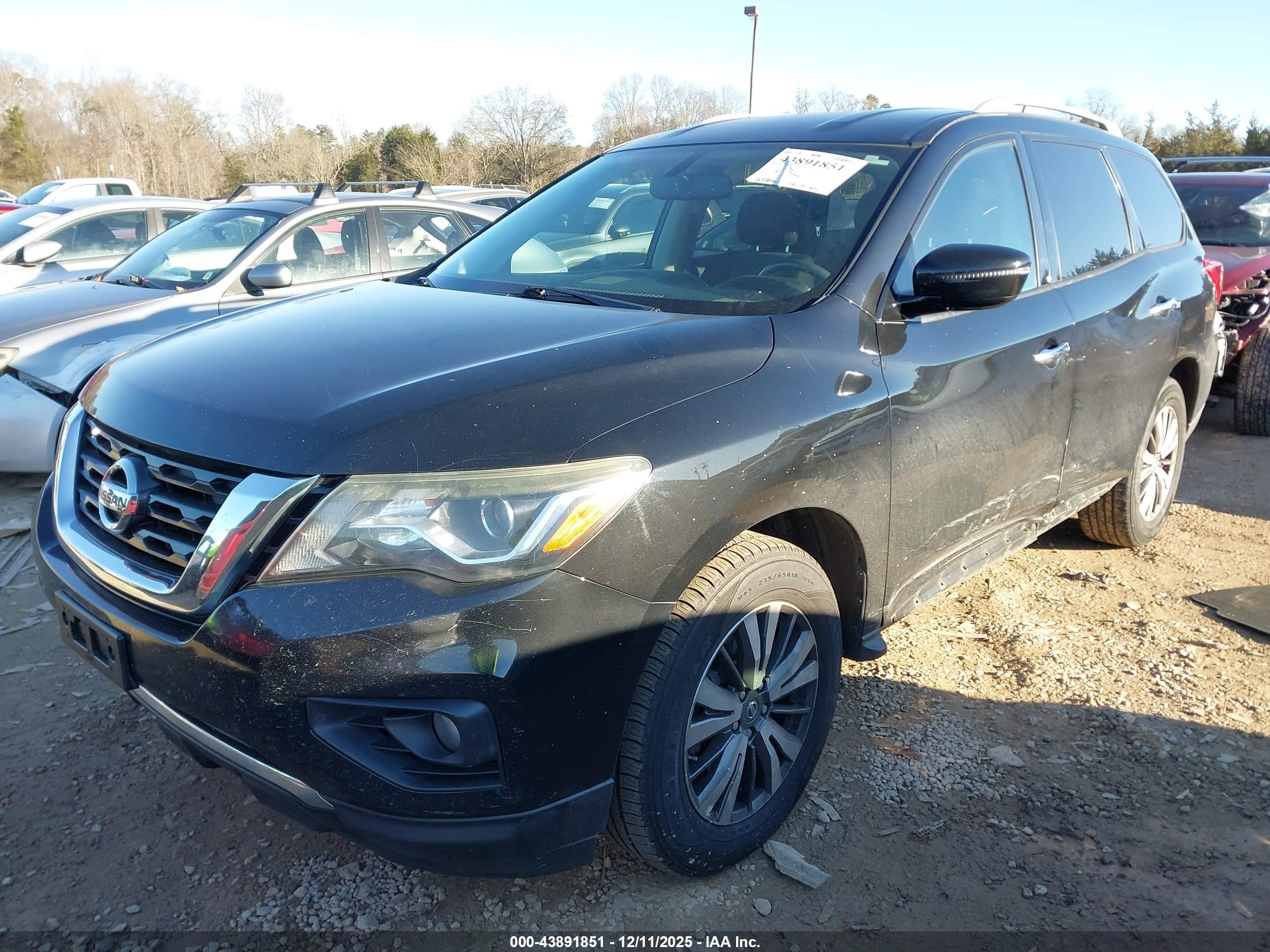 NISSAN PATHFINDER image 2