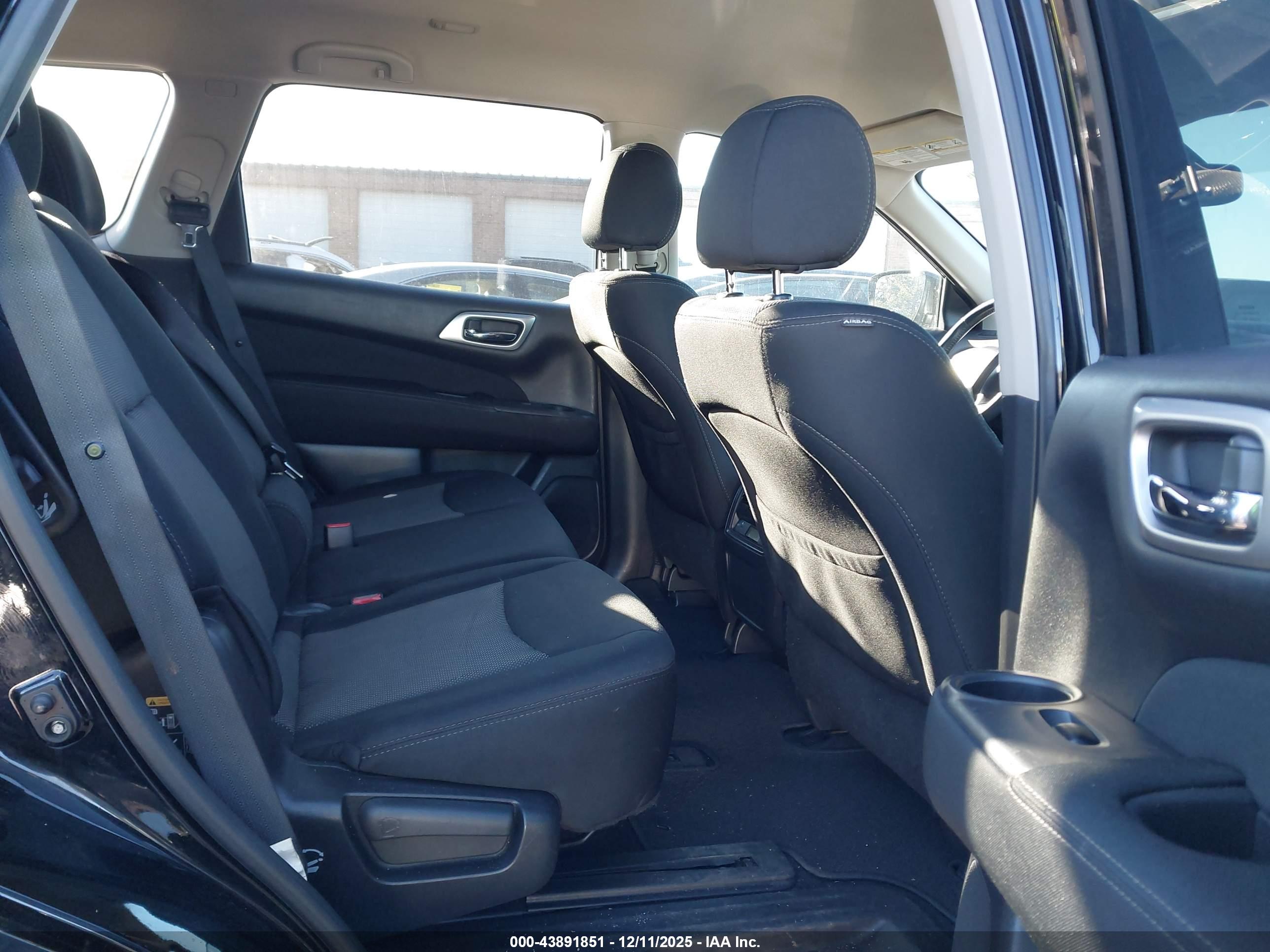 NISSAN PATHFINDER image 8