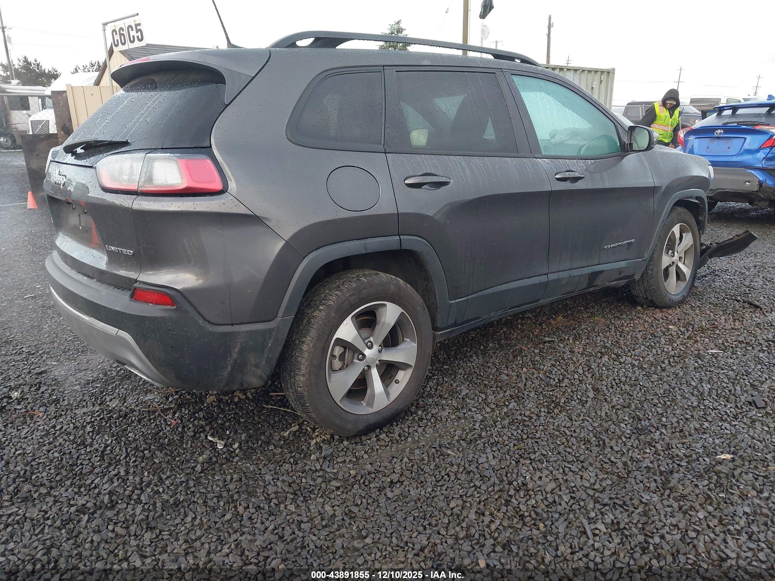 JEEP CHEROKEE image 4
