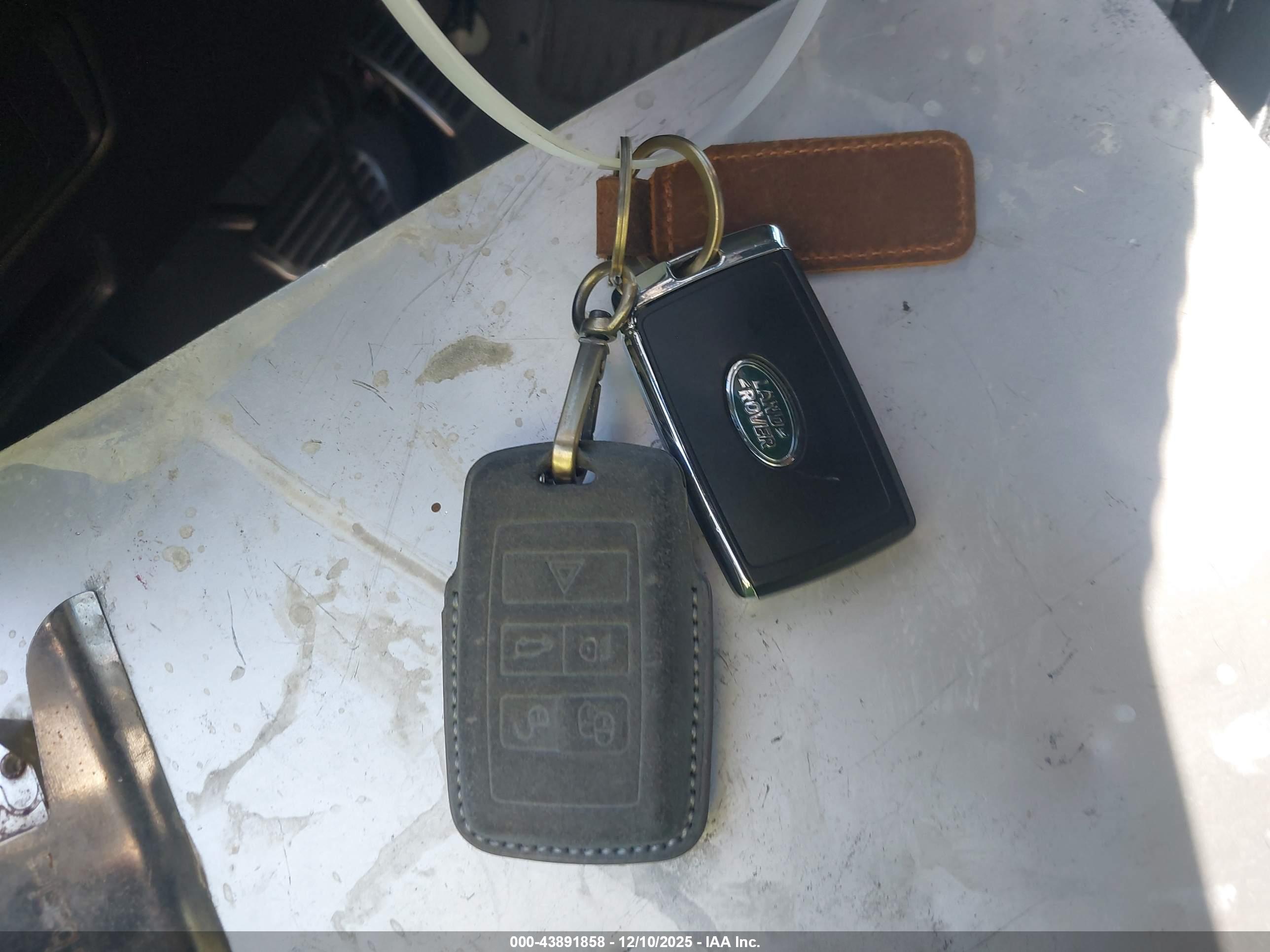 LAND ROVER image 11