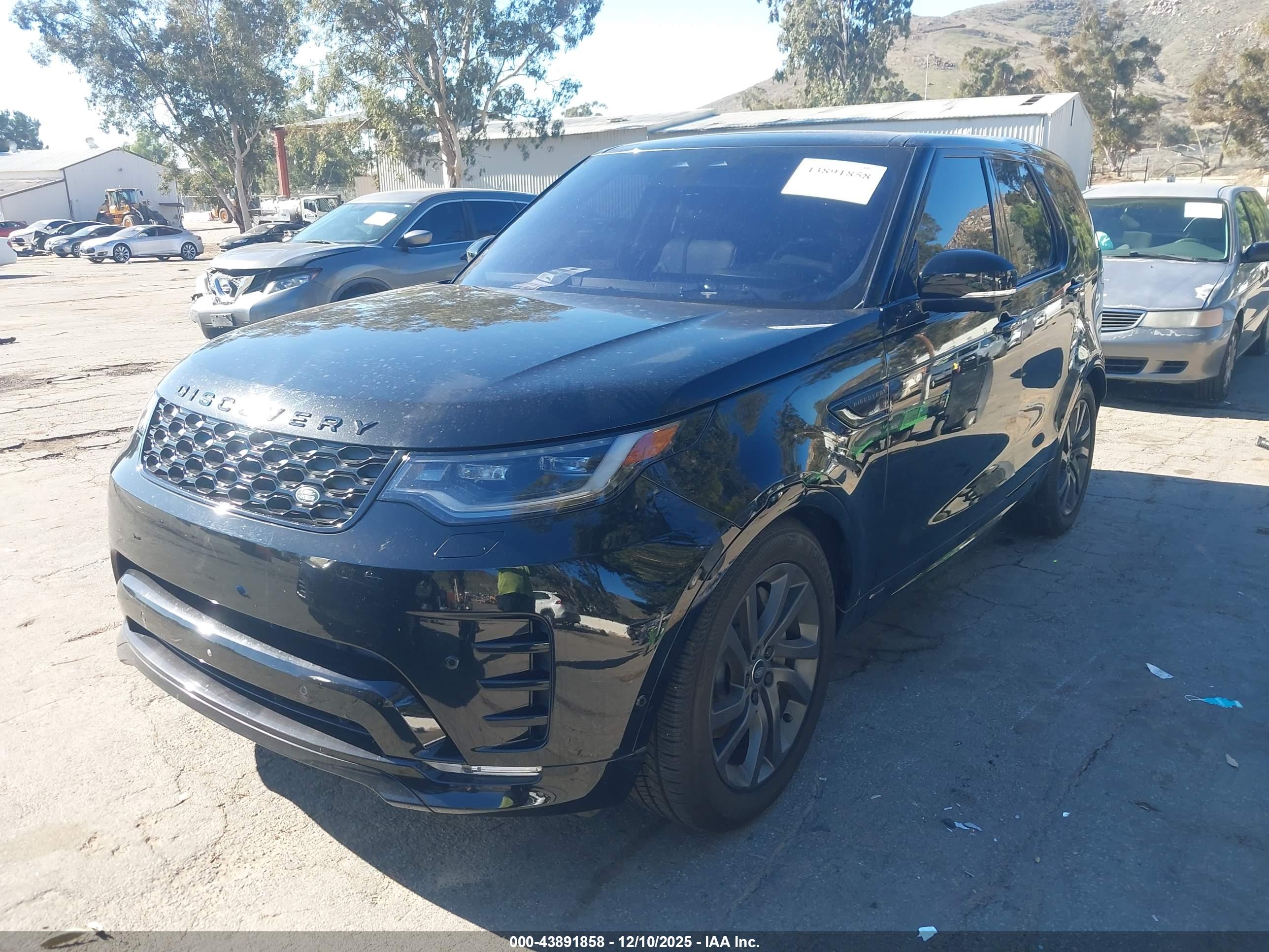 LAND ROVER image 2