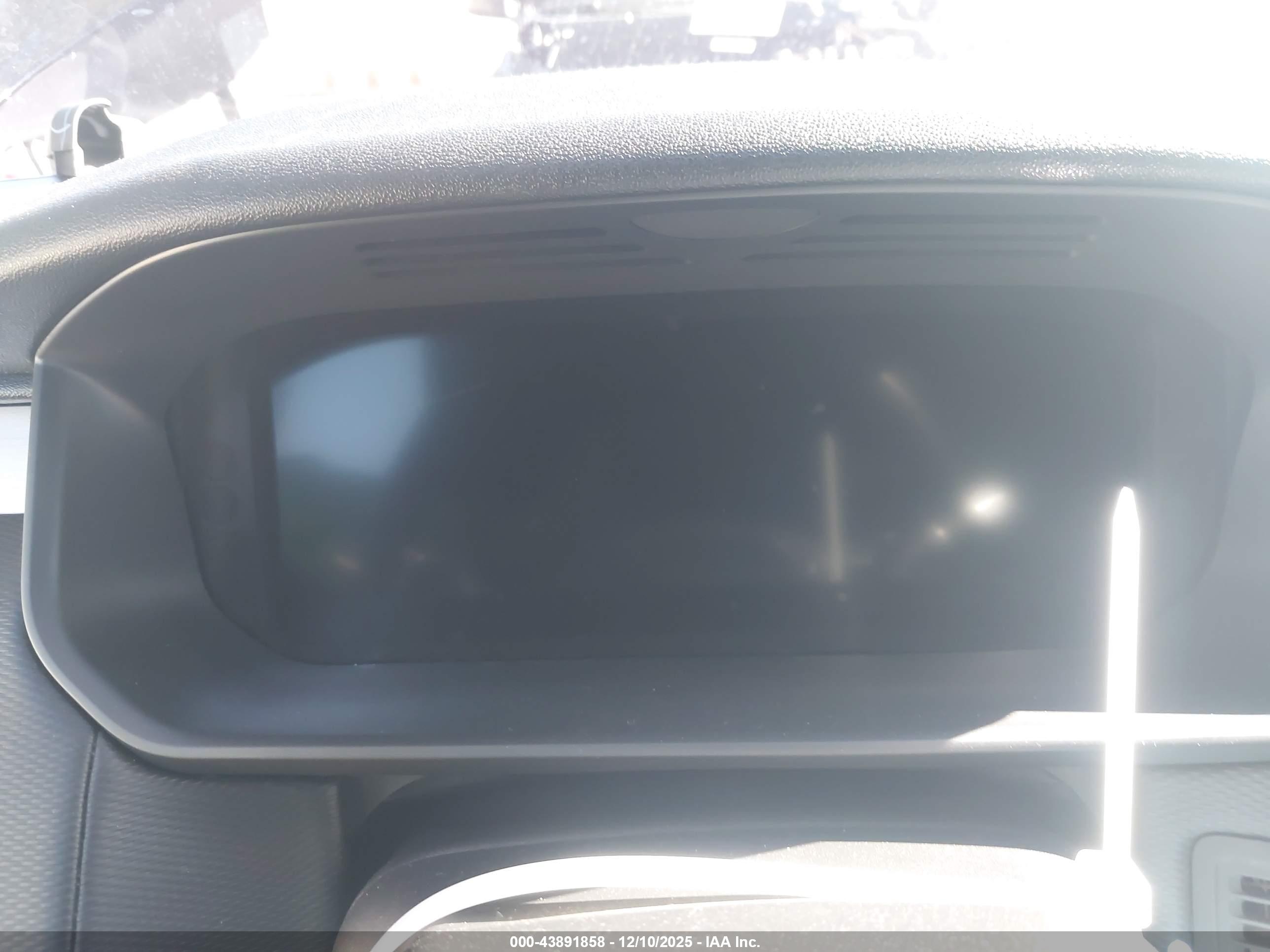 LAND ROVER image 7