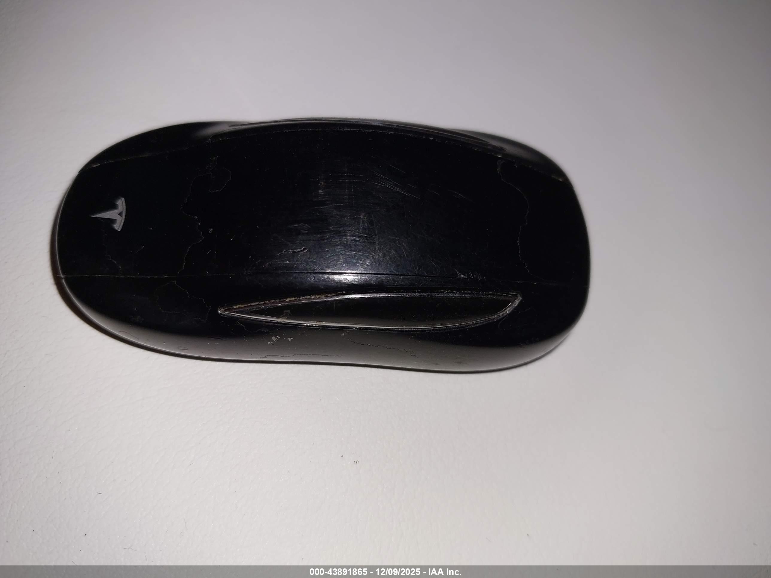 TESLA MODEL image 11
