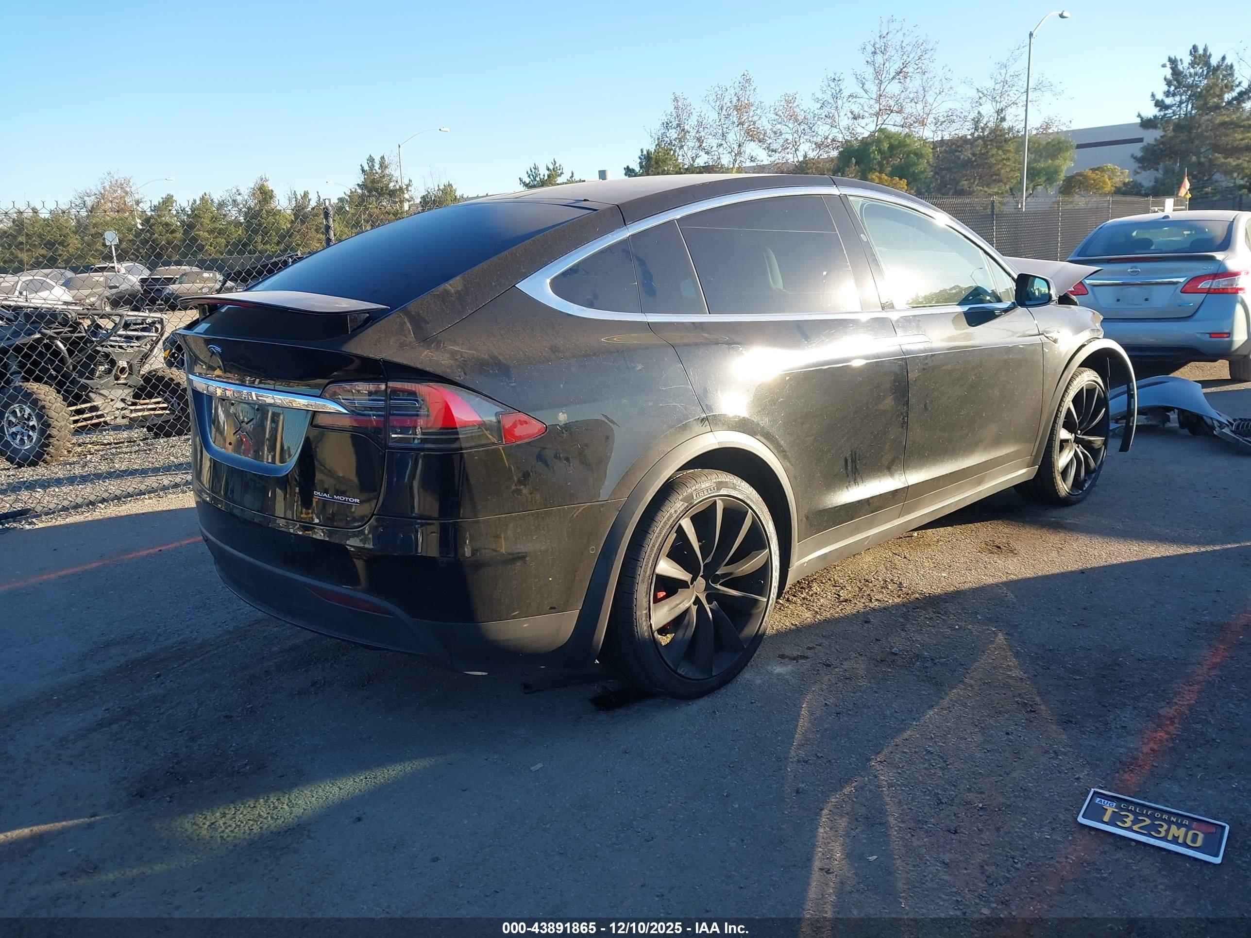 TESLA MODEL image 4