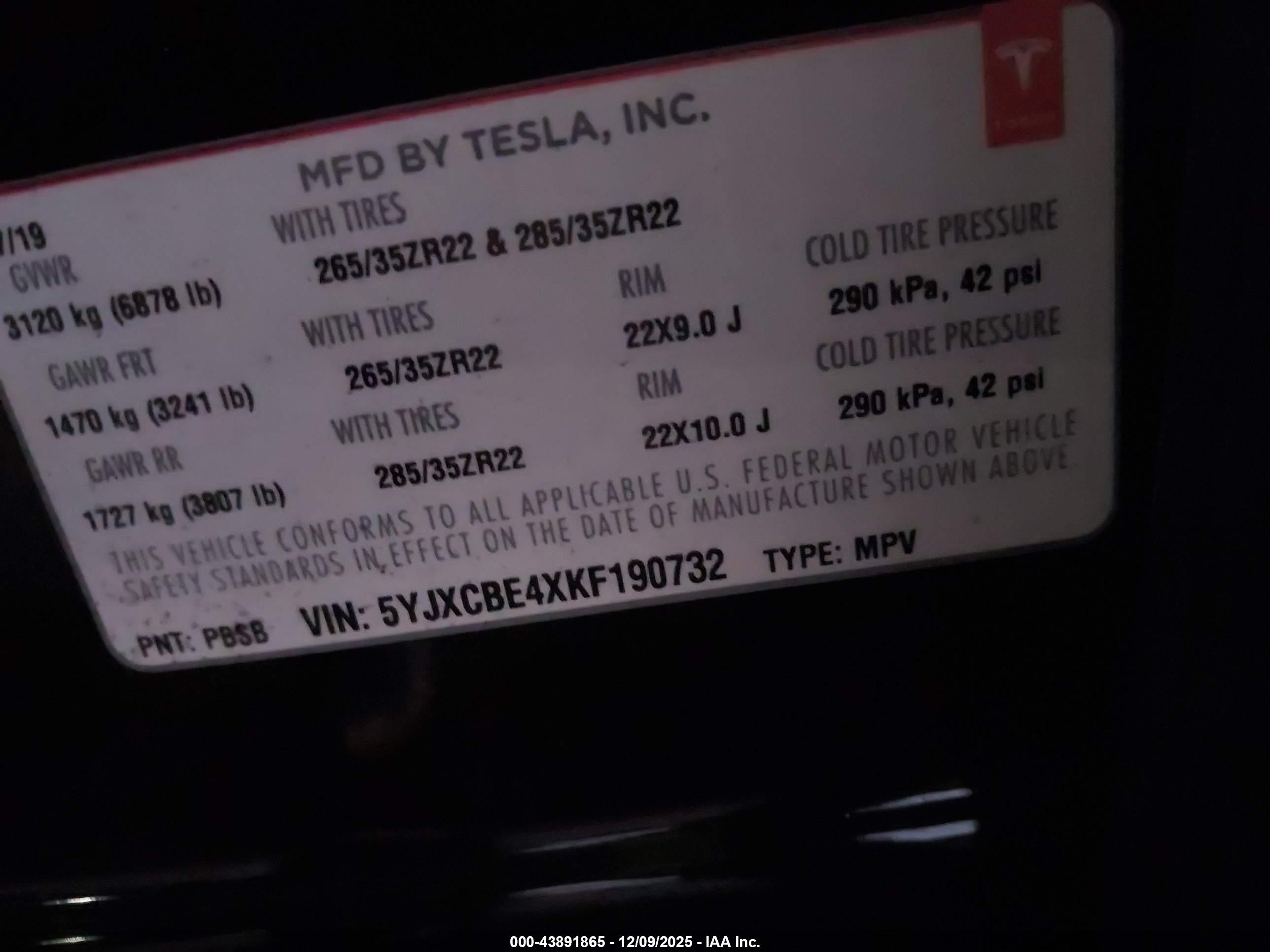 TESLA MODEL image 9