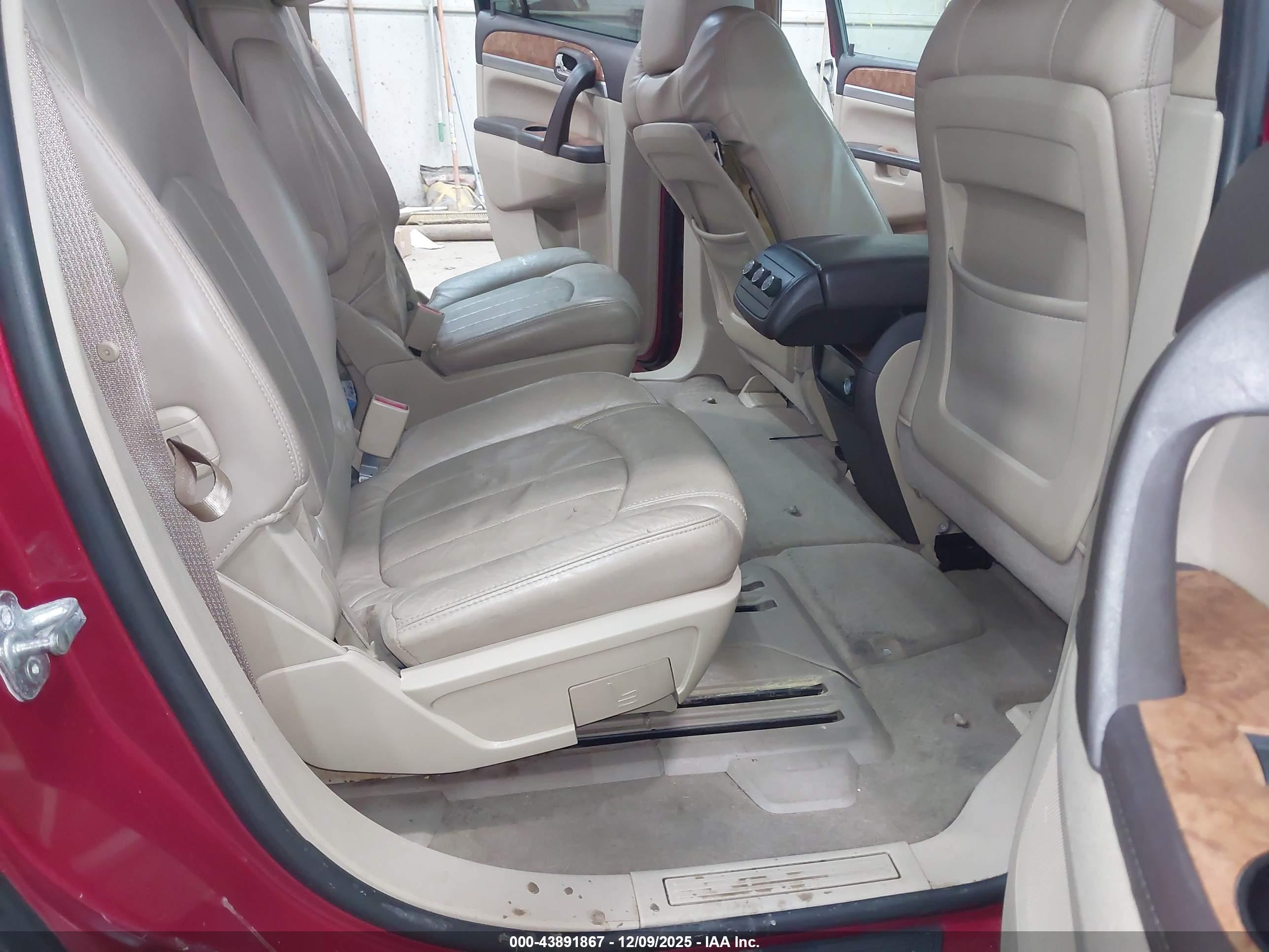 BUICK ENCLAVE image 8