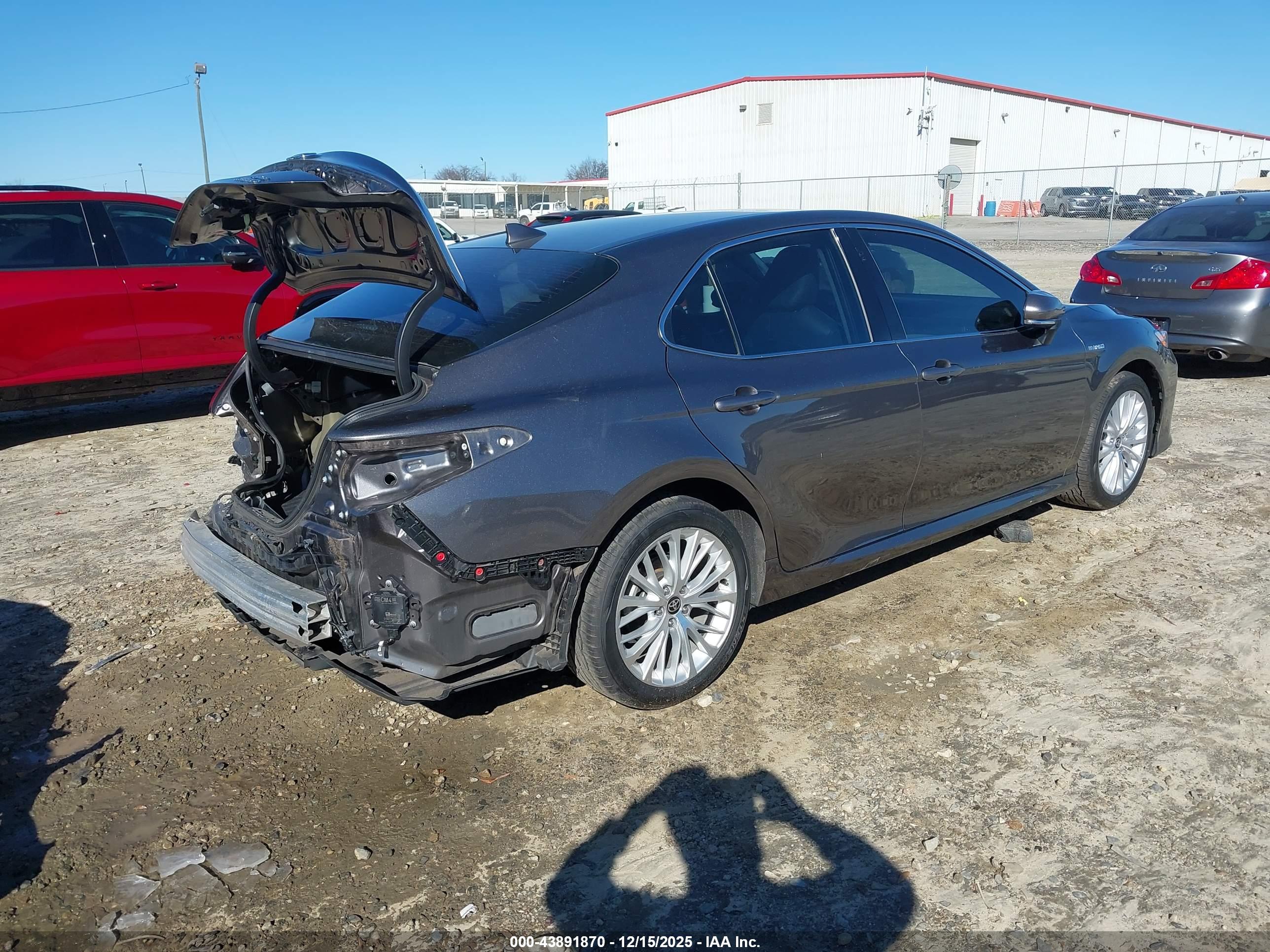 TOYOTA CAMRY image 4
