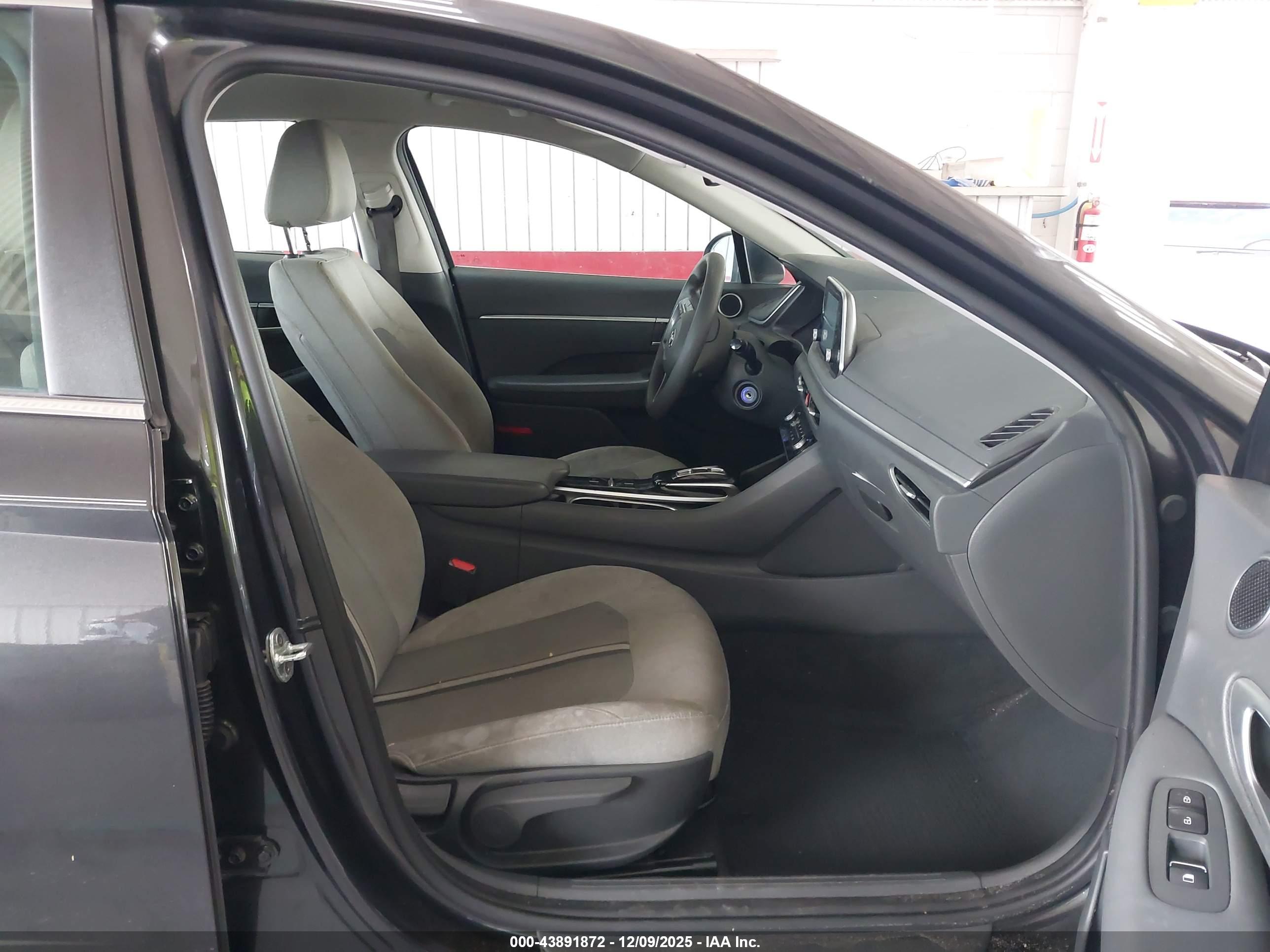 HYUNDAI SONATA image 5