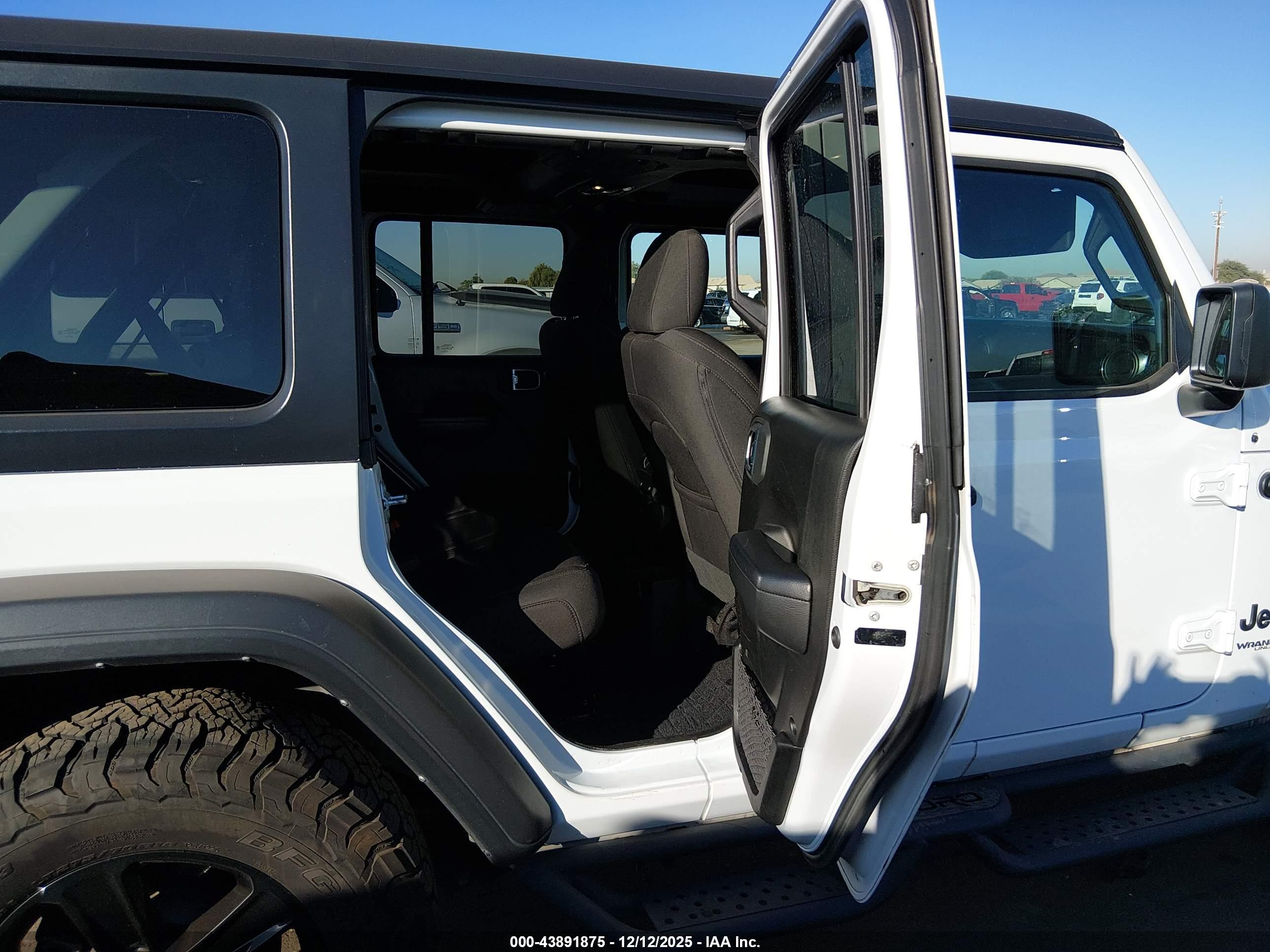 JEEP WRANGLER image 8