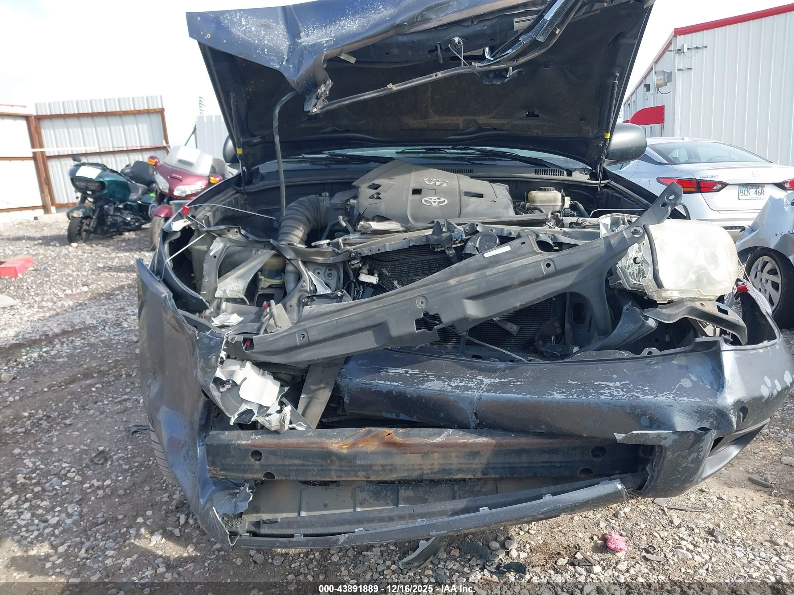 TOYOTA 4RUNNER image 6