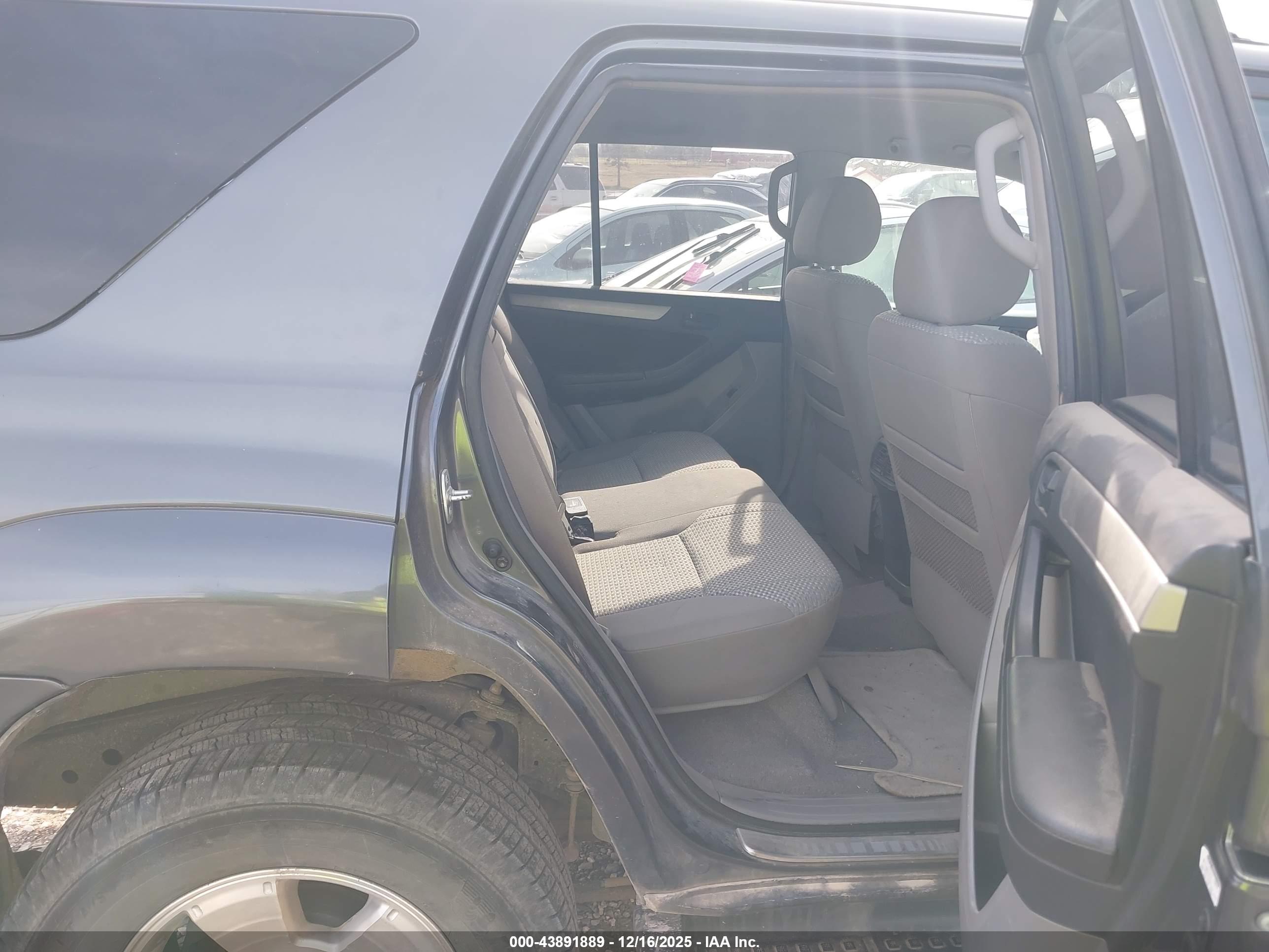 TOYOTA 4RUNNER image 8