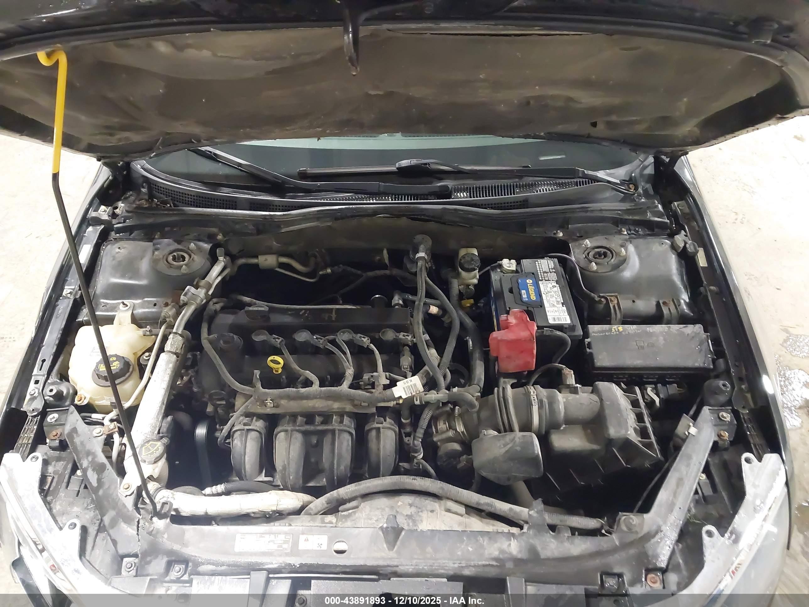 FORD FUSION image 10