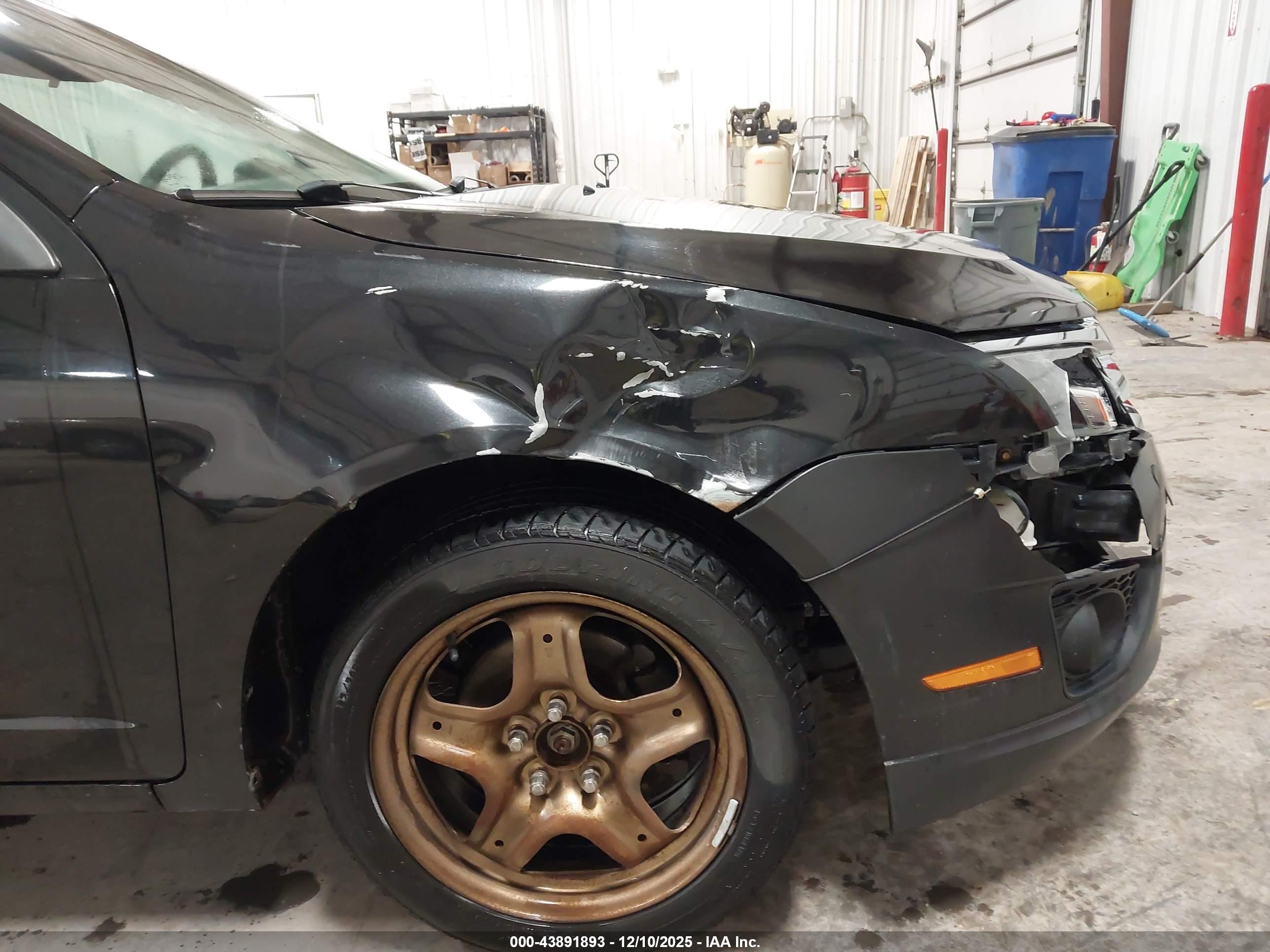 FORD FUSION image 6