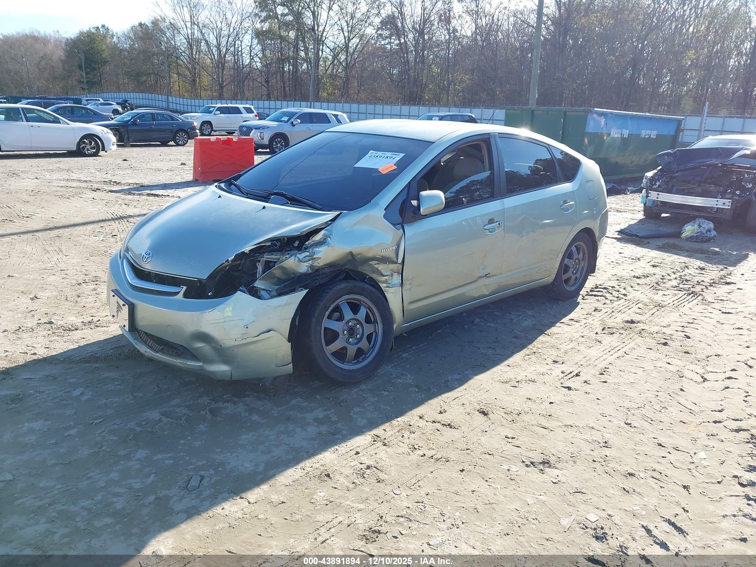 TOYOTA PRIUS image 2