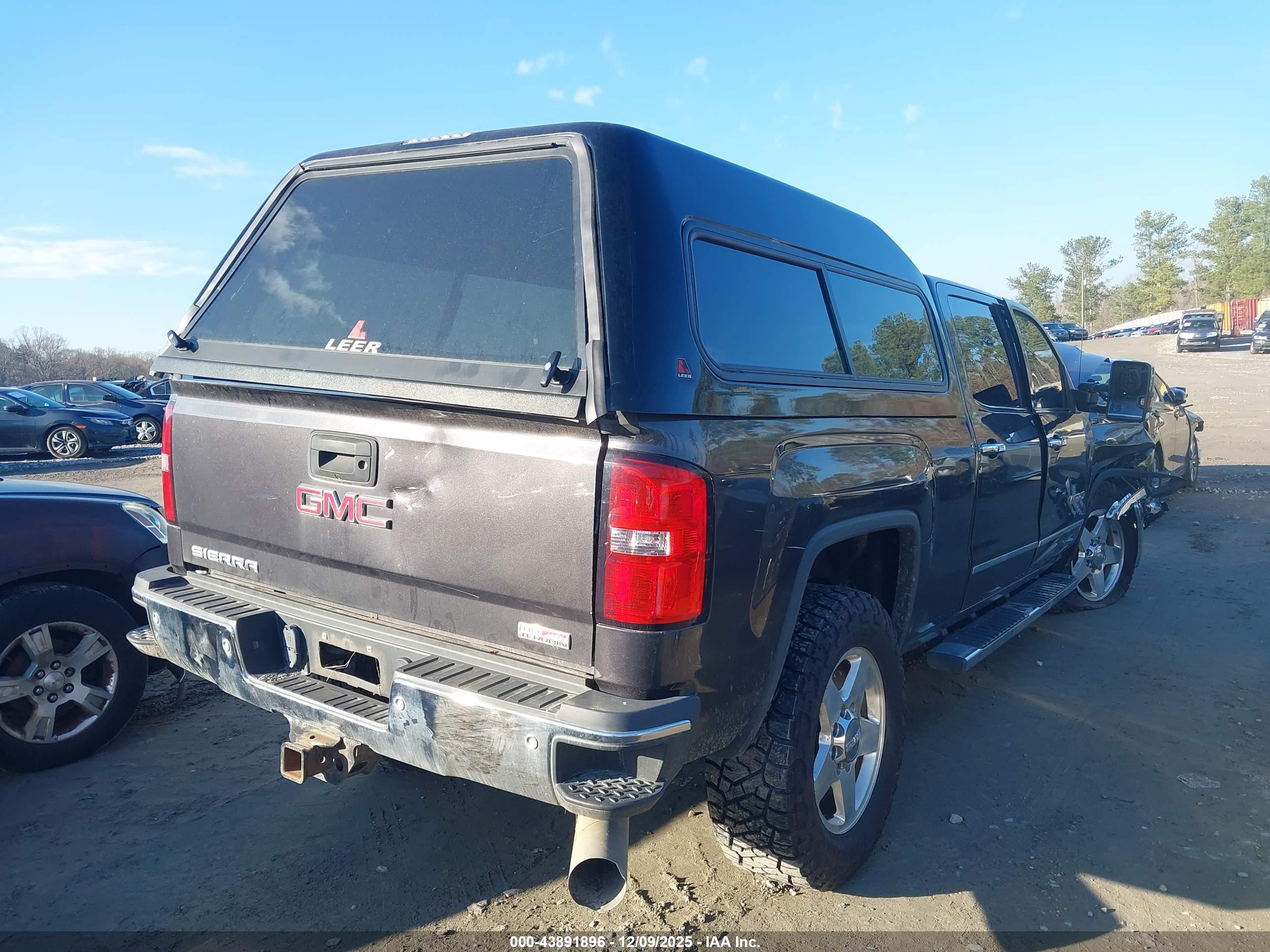 GMC SIERRA image 4
