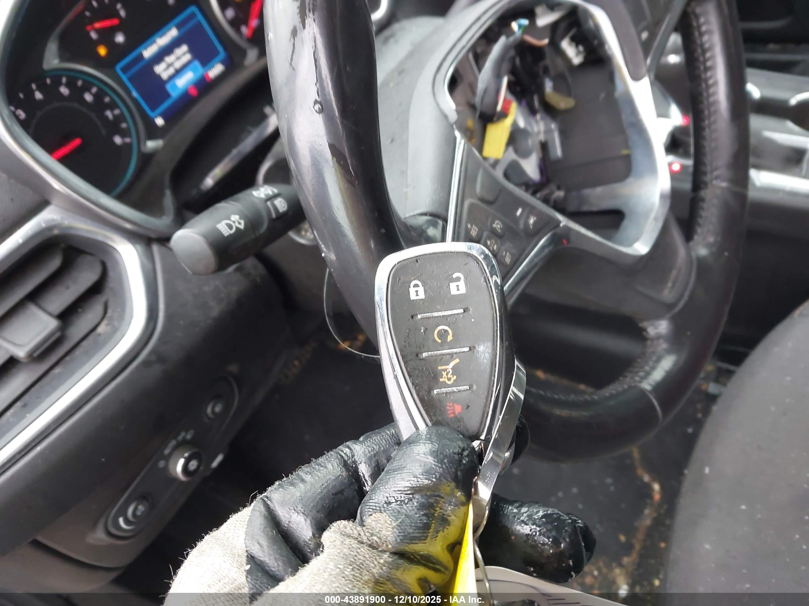 CHEVROLET EQUINOX image 11